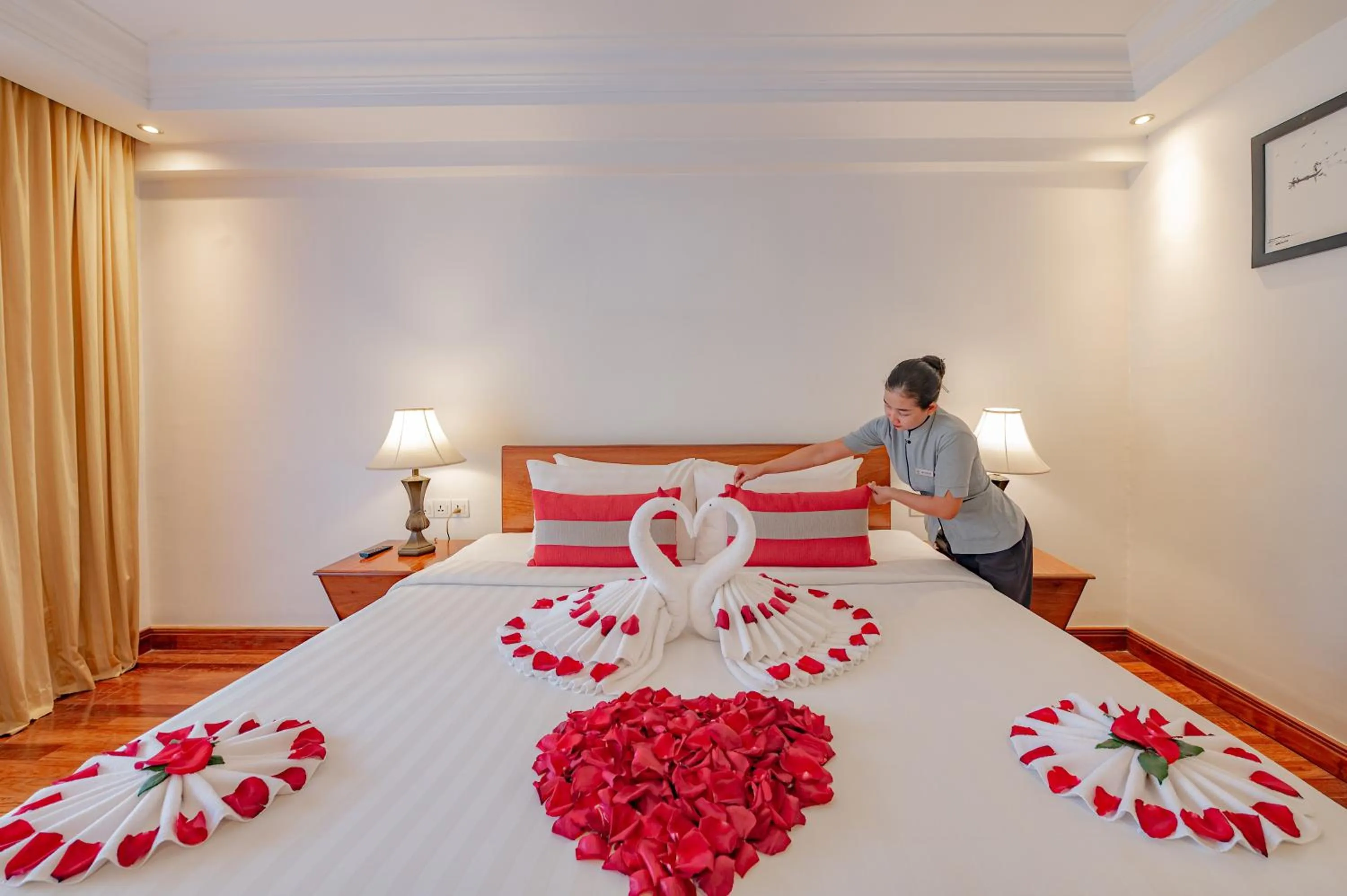 Bed in Somadevi Angkor Premium
