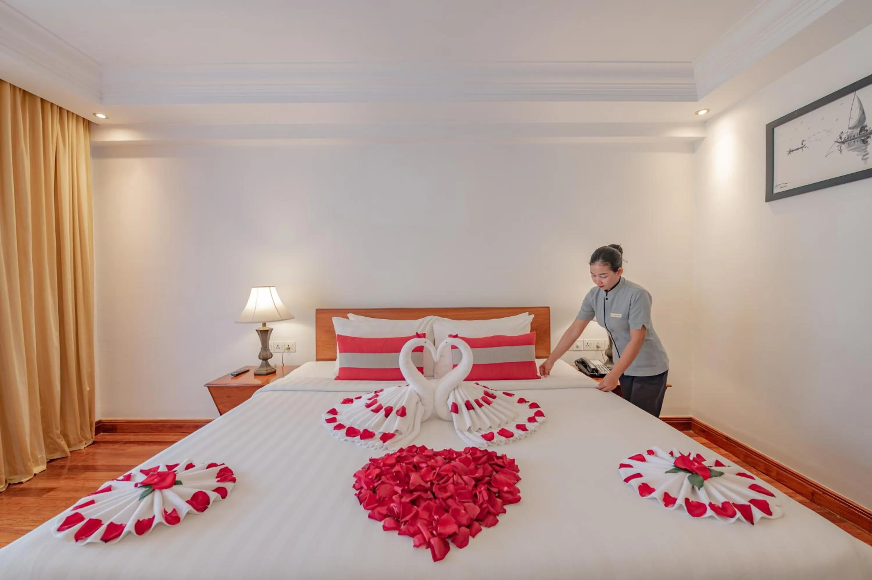 Bed in Somadevi Angkor Premium