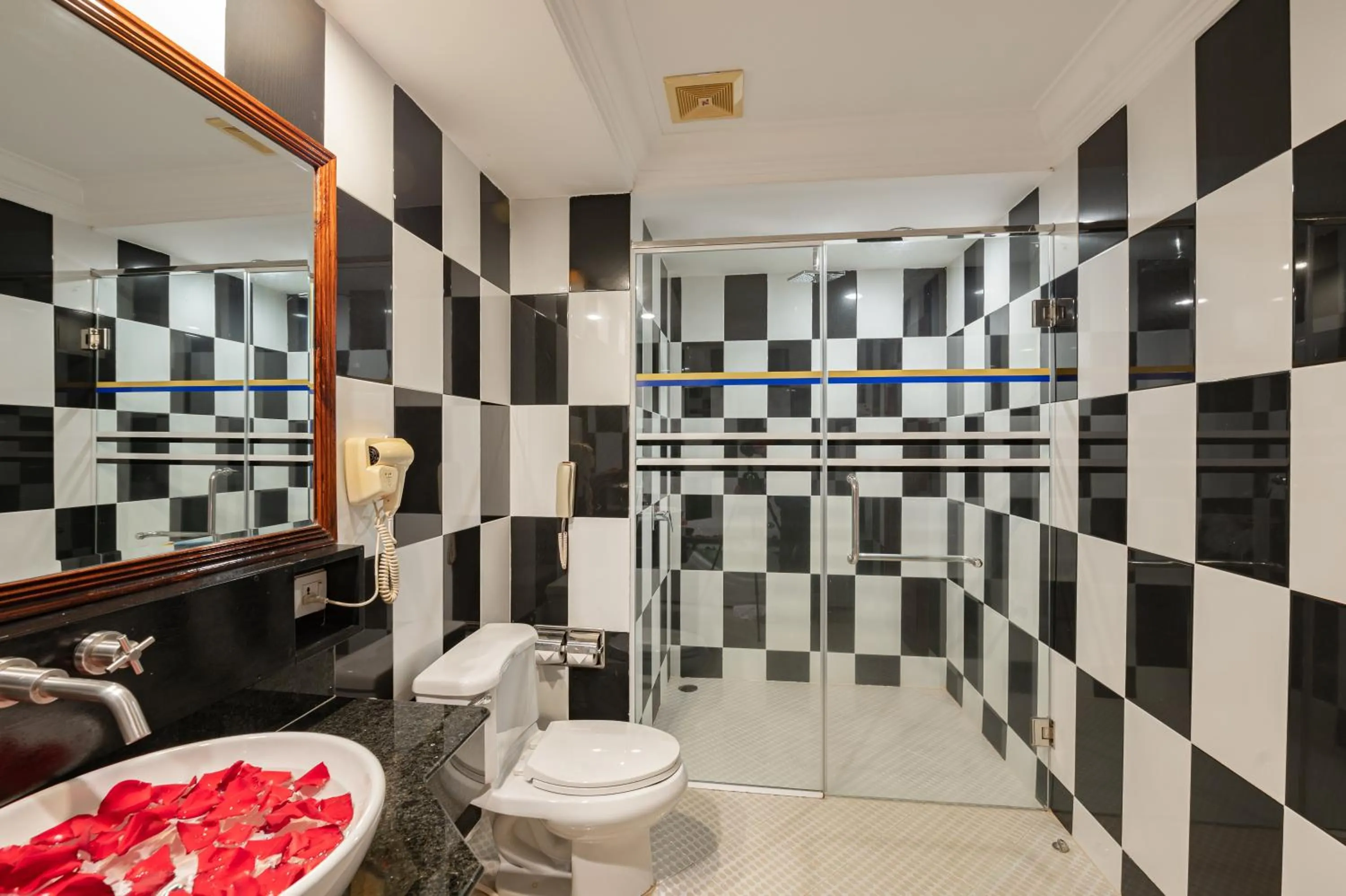 Bathroom in Somadevi Angkor Premium