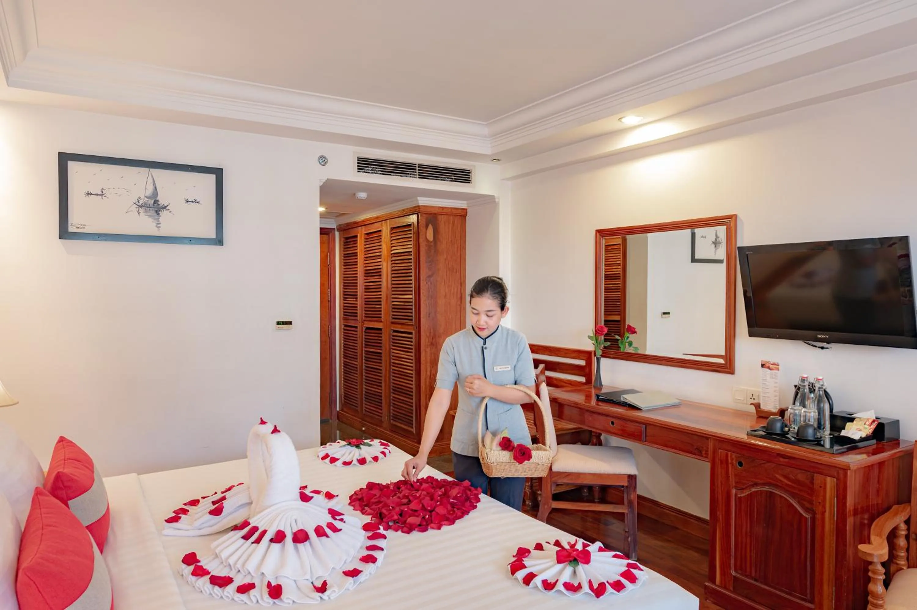 Bed in Somadevi Angkor Premium