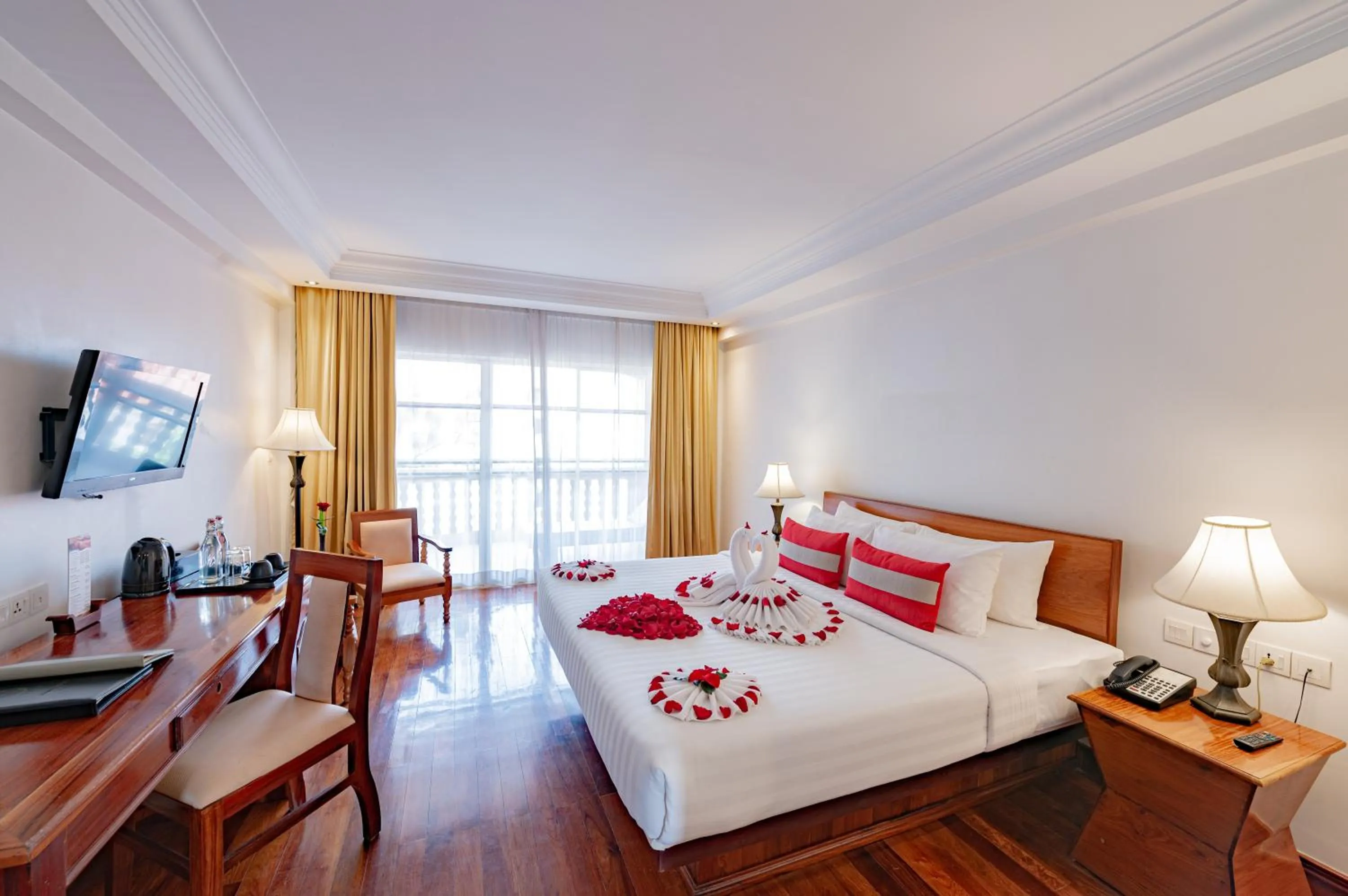 Bed in Somadevi Angkor Premium