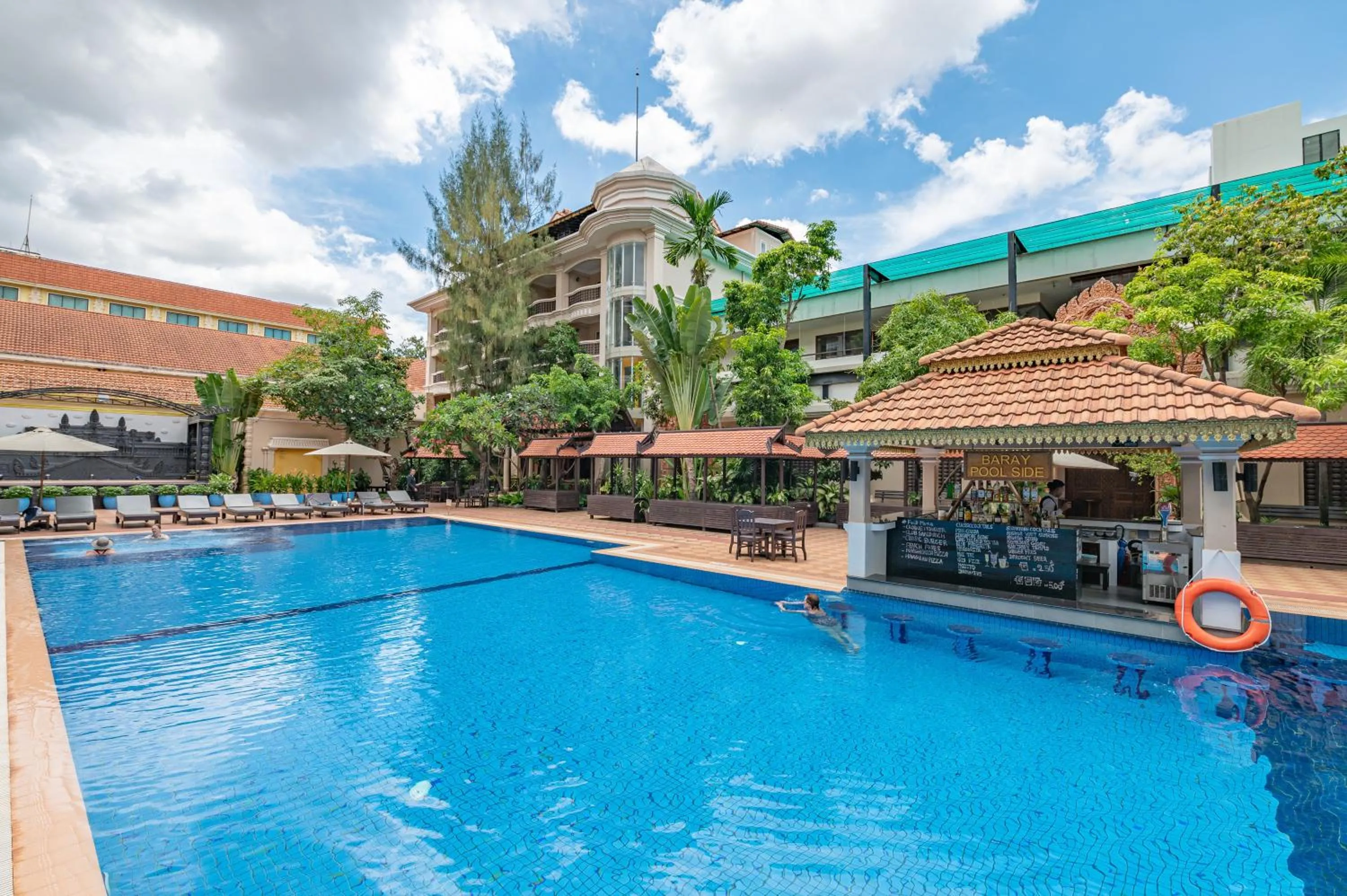 Swimming pool in Somadevi Angkor Premium