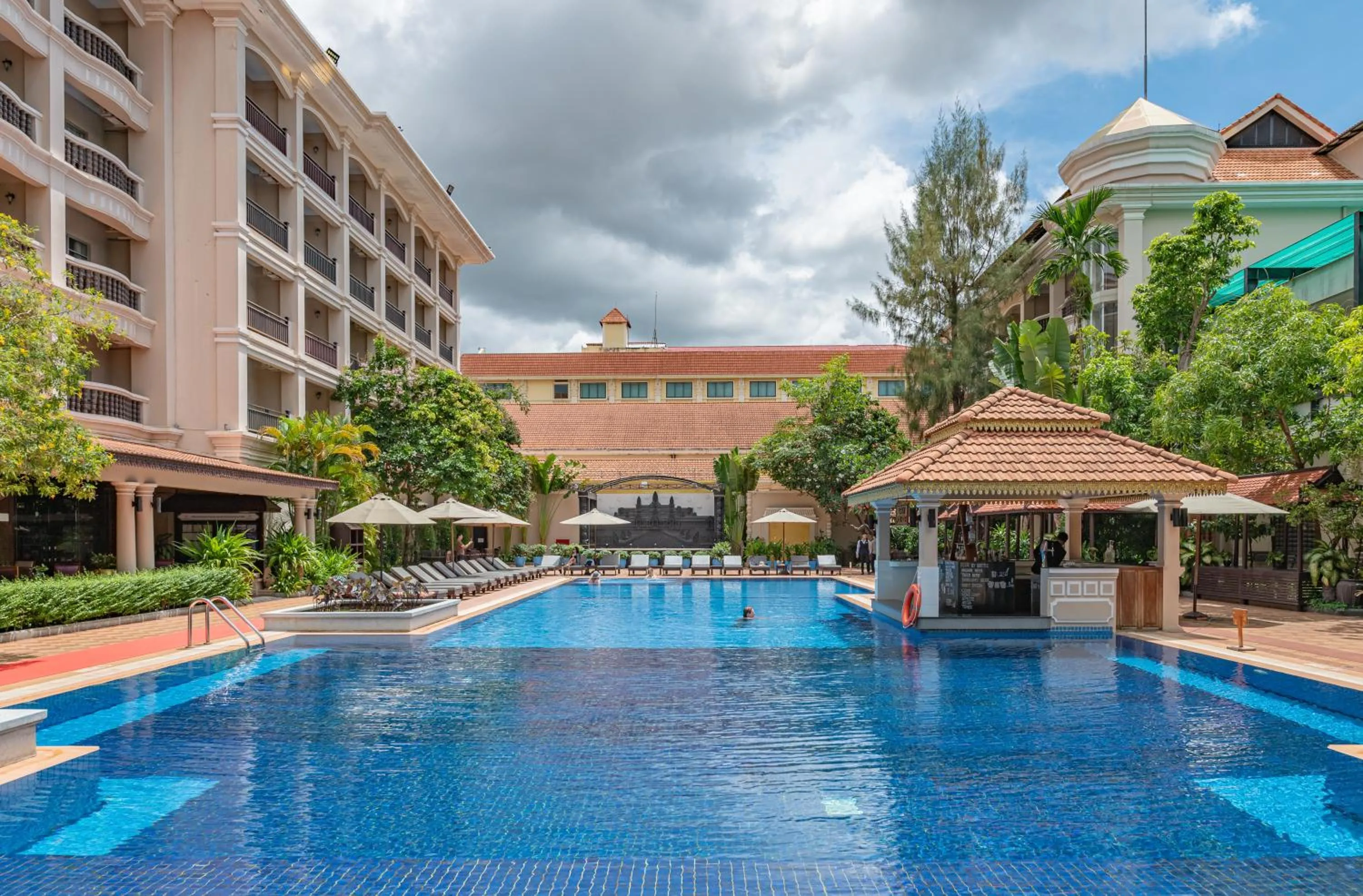 Swimming pool in Somadevi Angkor Premium