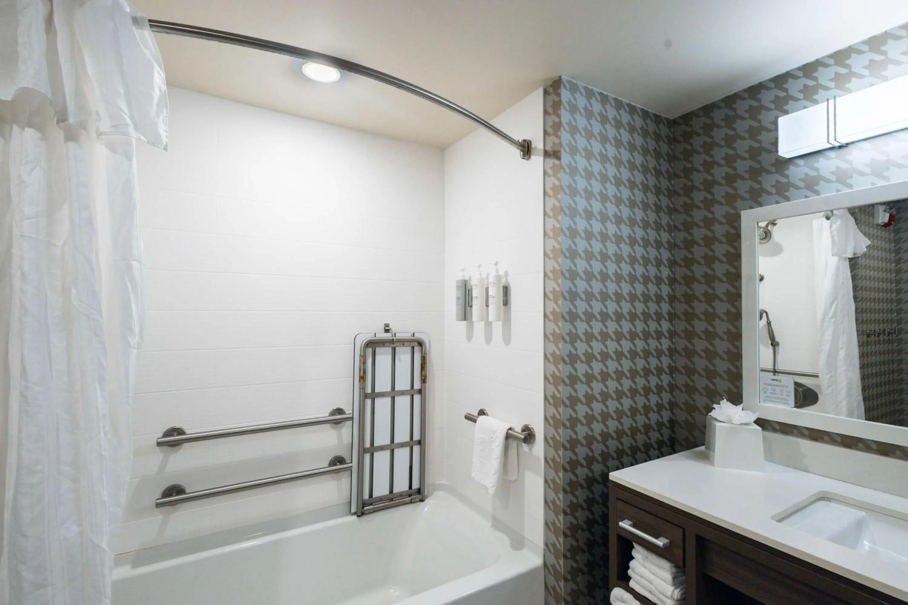 Photo of the whole room in Home2 Suites By Hilton Dayton Centerville