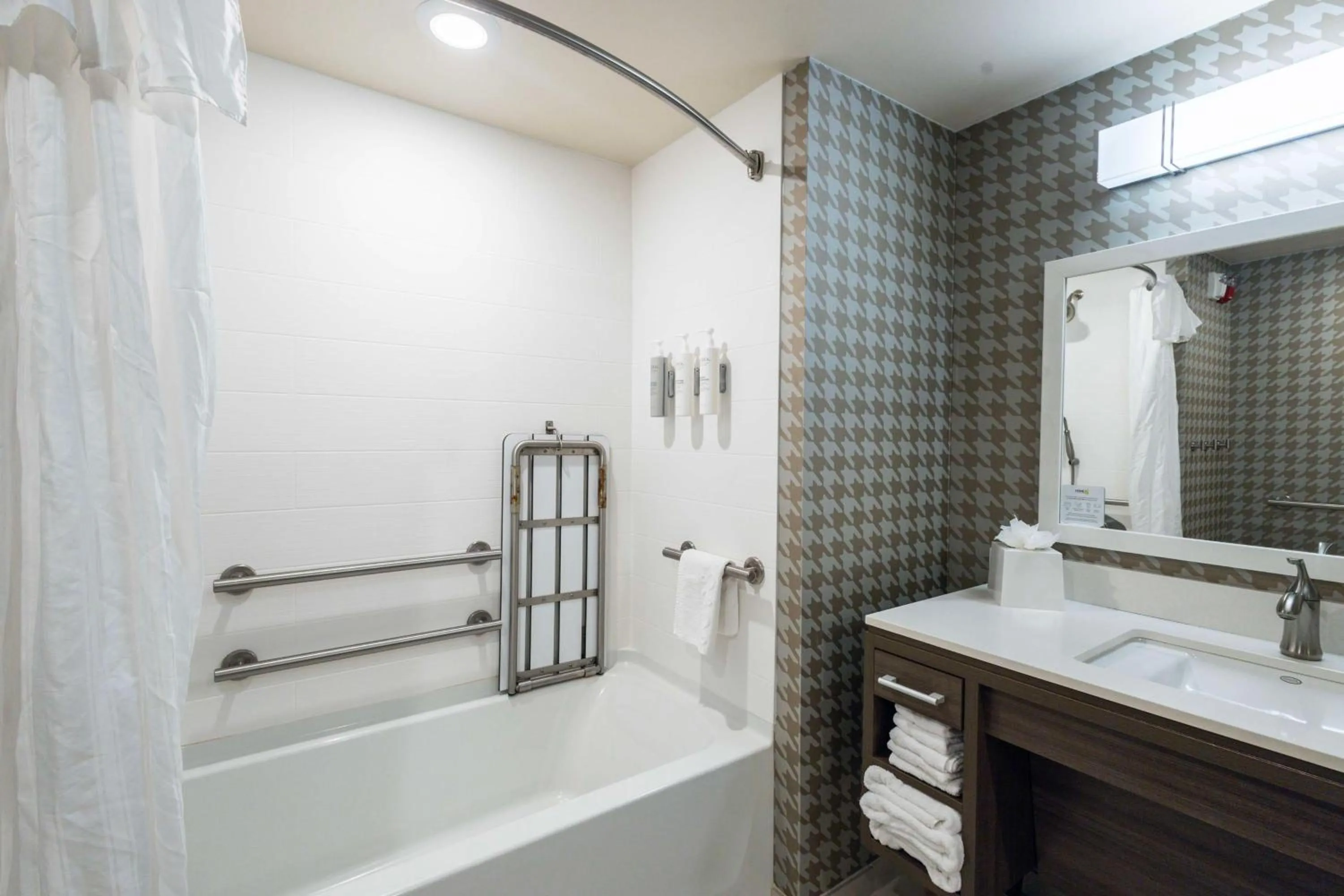 Photo of the whole room in Home2 Suites By Hilton Dayton Centerville