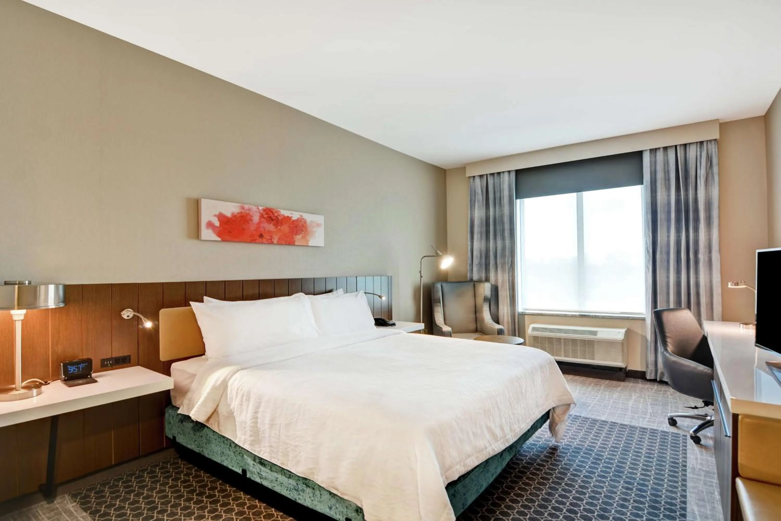 Bedroom, Bed in Hilton Garden Inn Princeton Lawrenceville