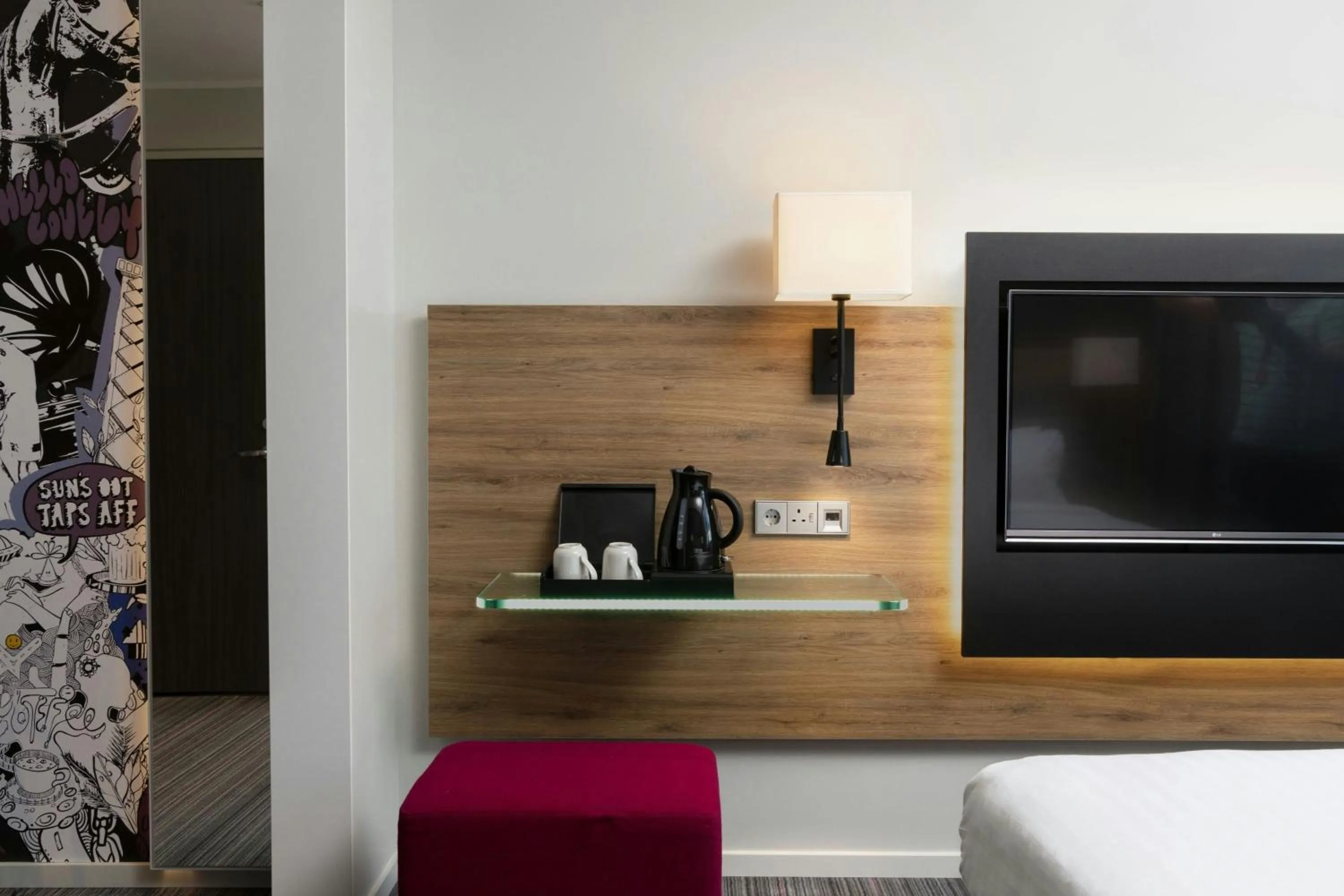 Photo of the whole room in Moxy Glasgow Merchant City