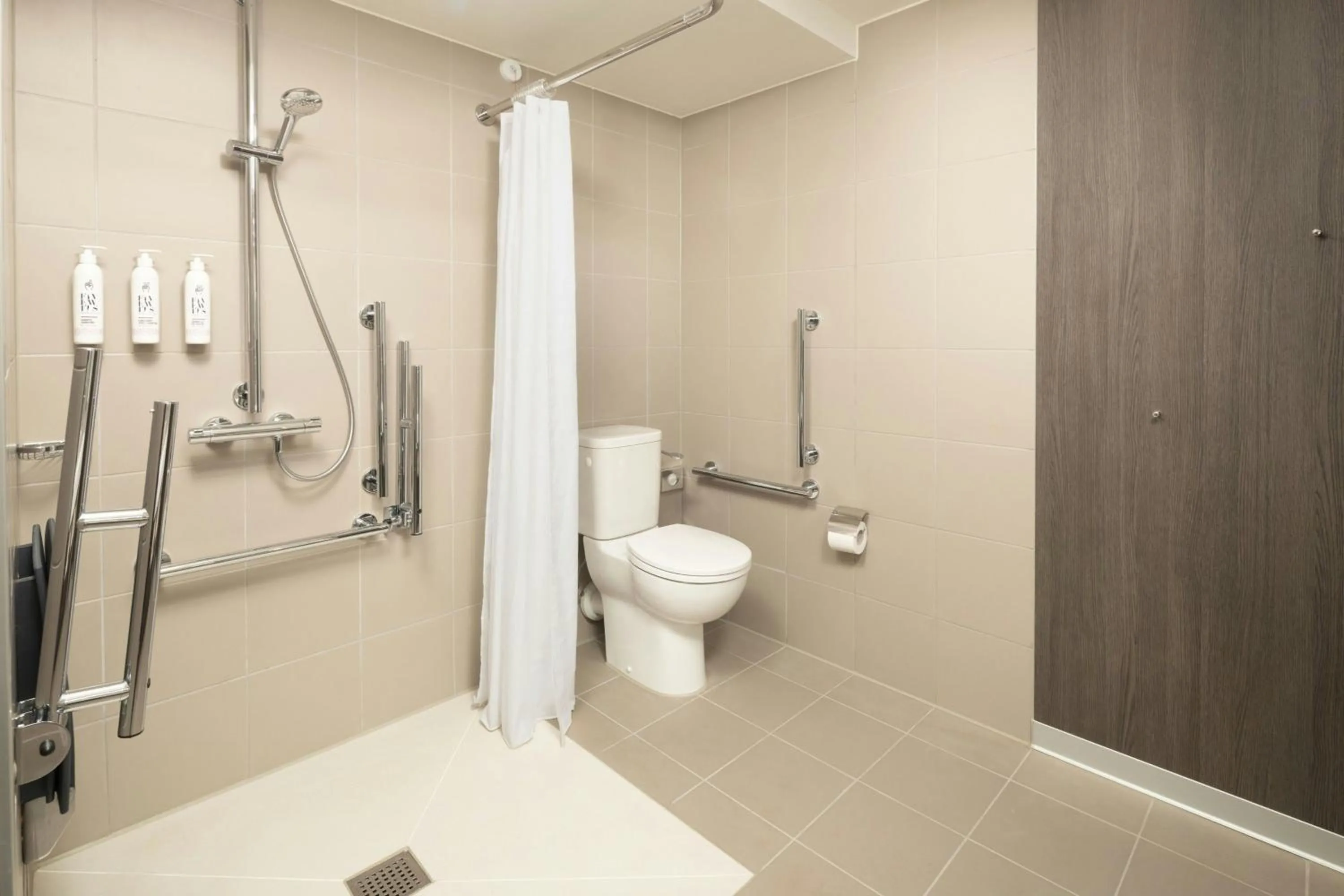 Toilet in Moxy Glasgow Merchant City