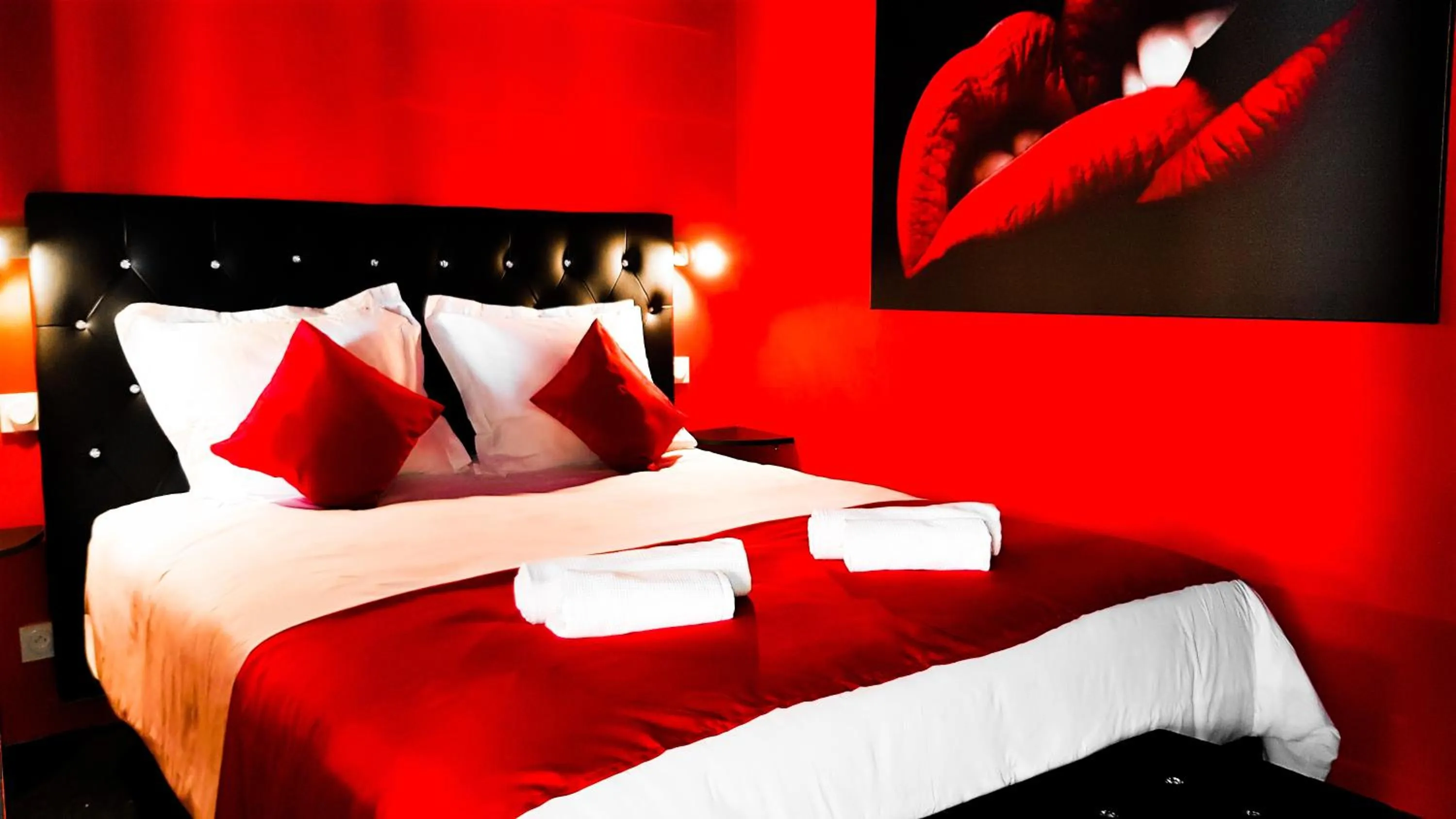Bed in Suite Romantique