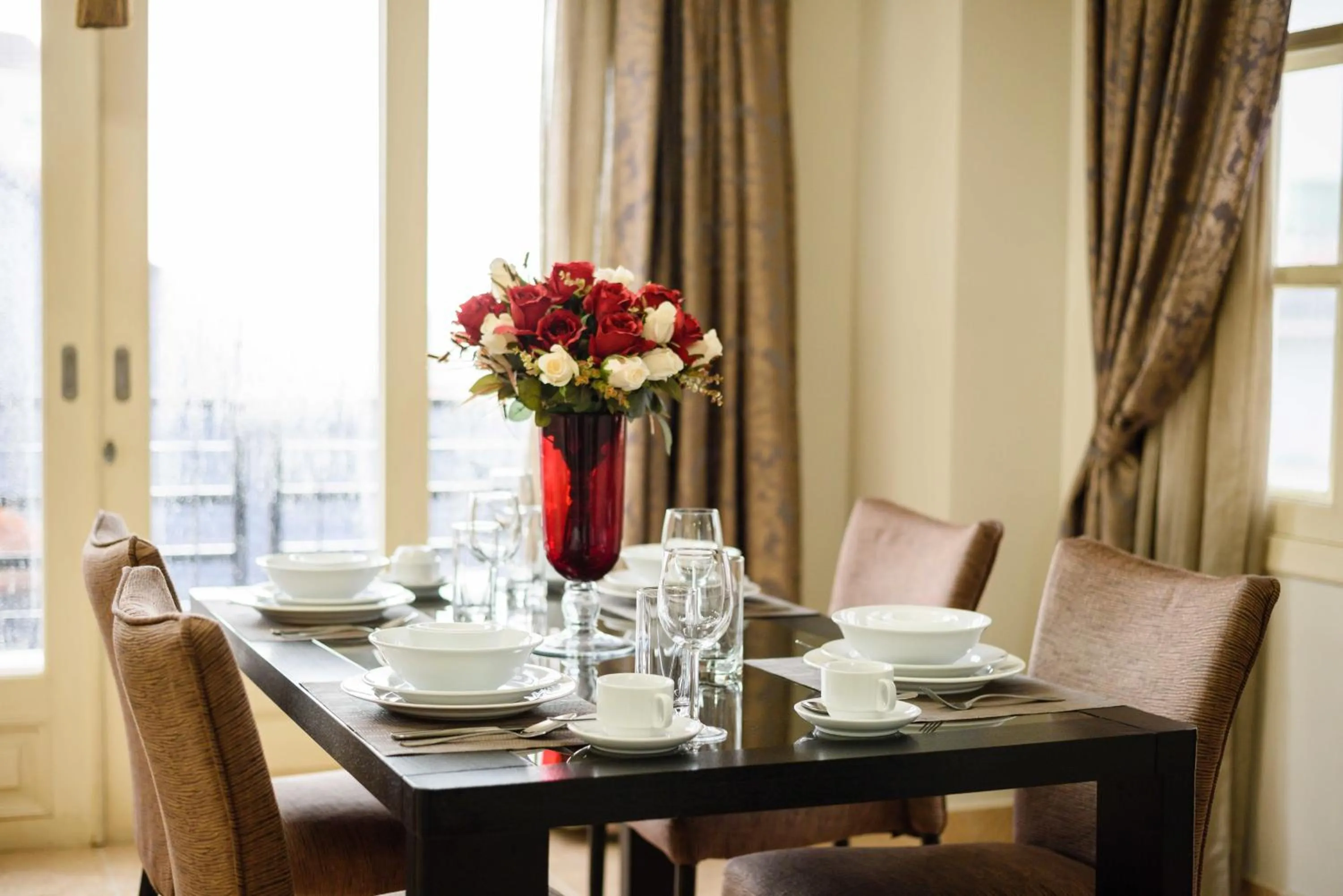 Dining area in City View Apartment