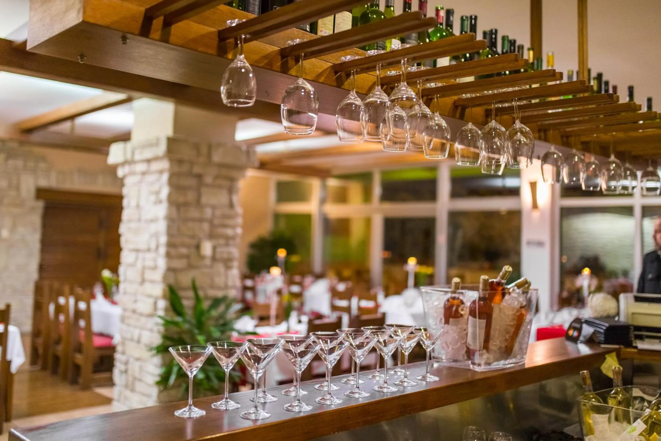 Restaurant/places to eat in Hotel Merlot