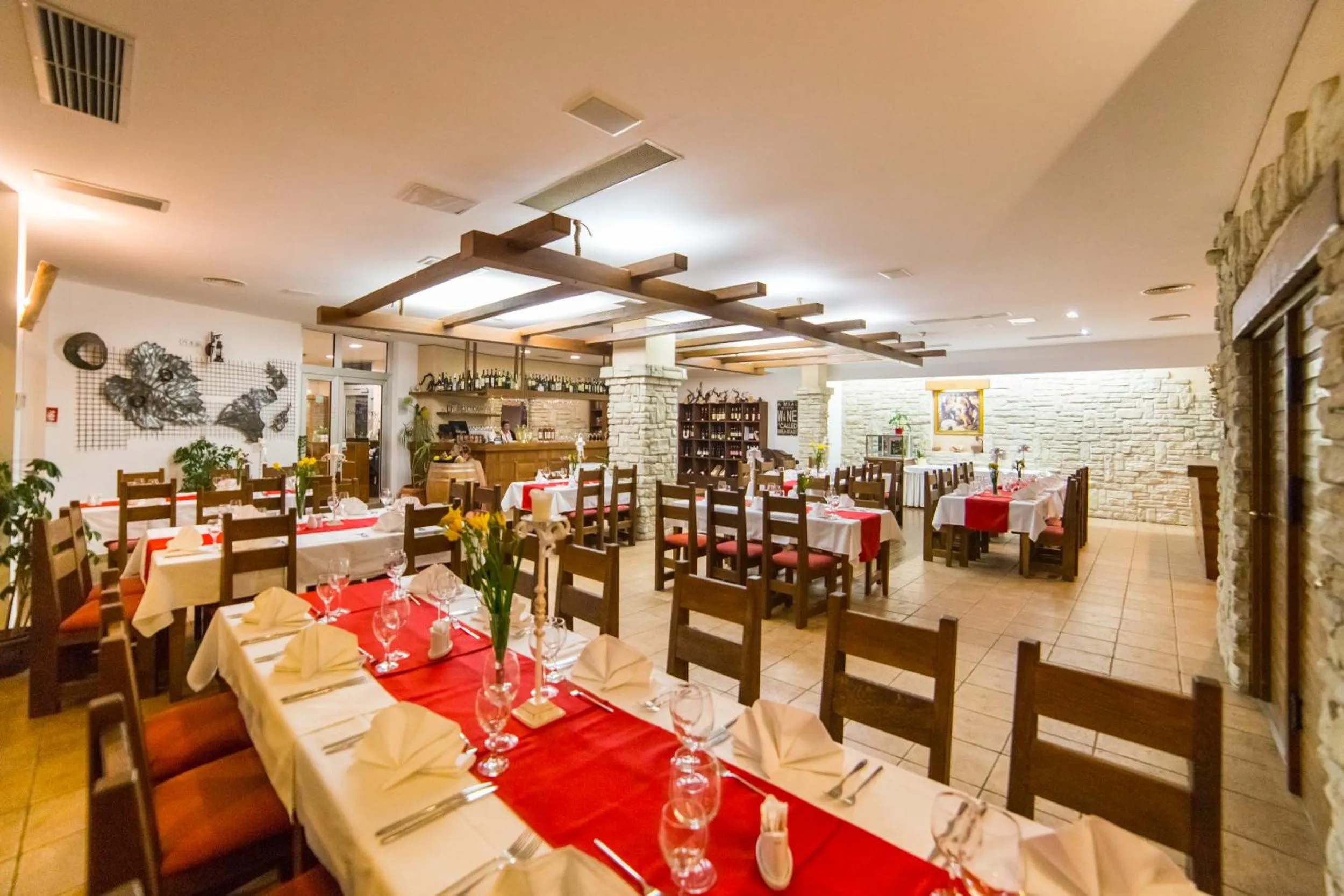 Restaurant/places to eat in Hotel Merlot