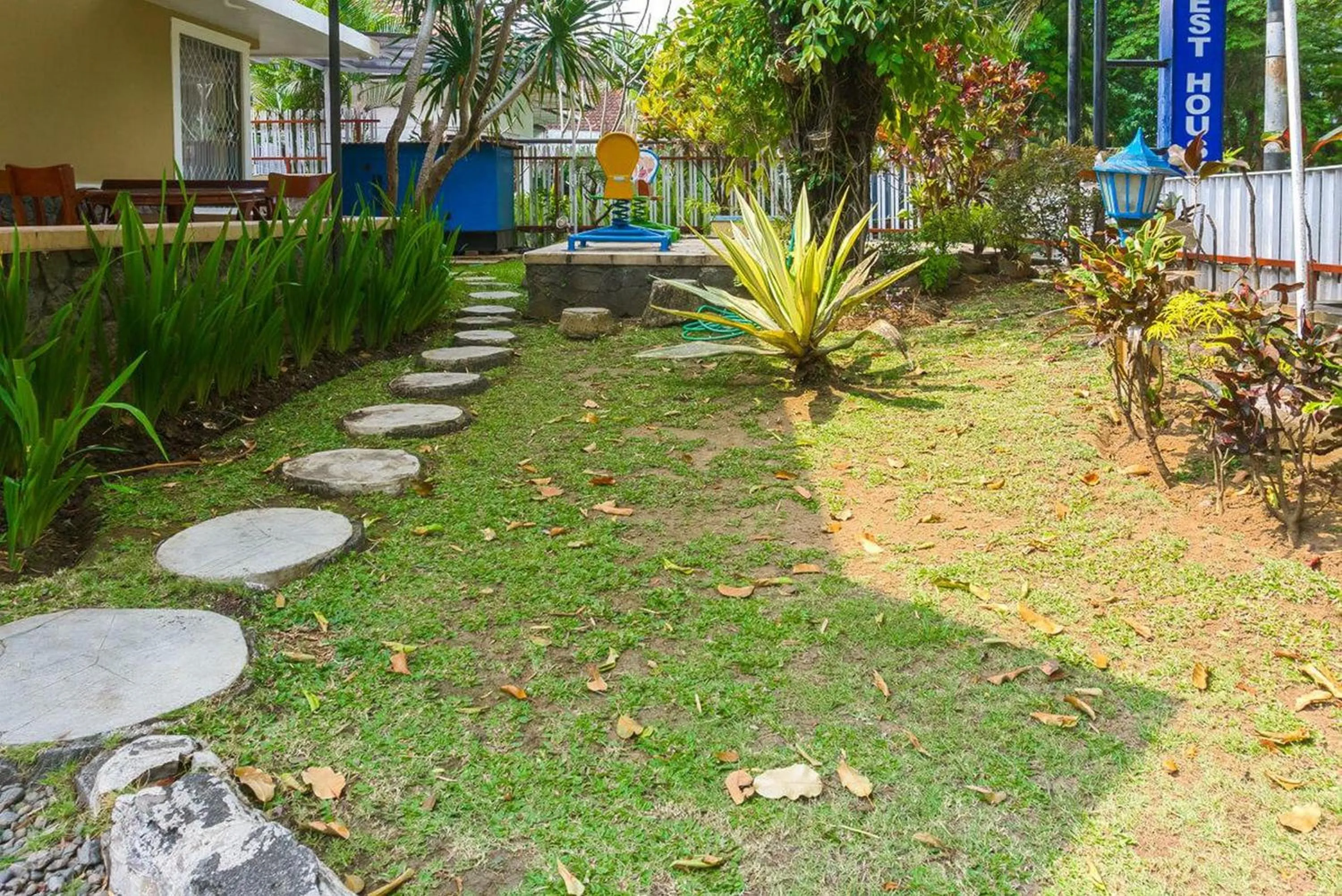 Property building in RedDoorz Plus near Brawijaya Museum