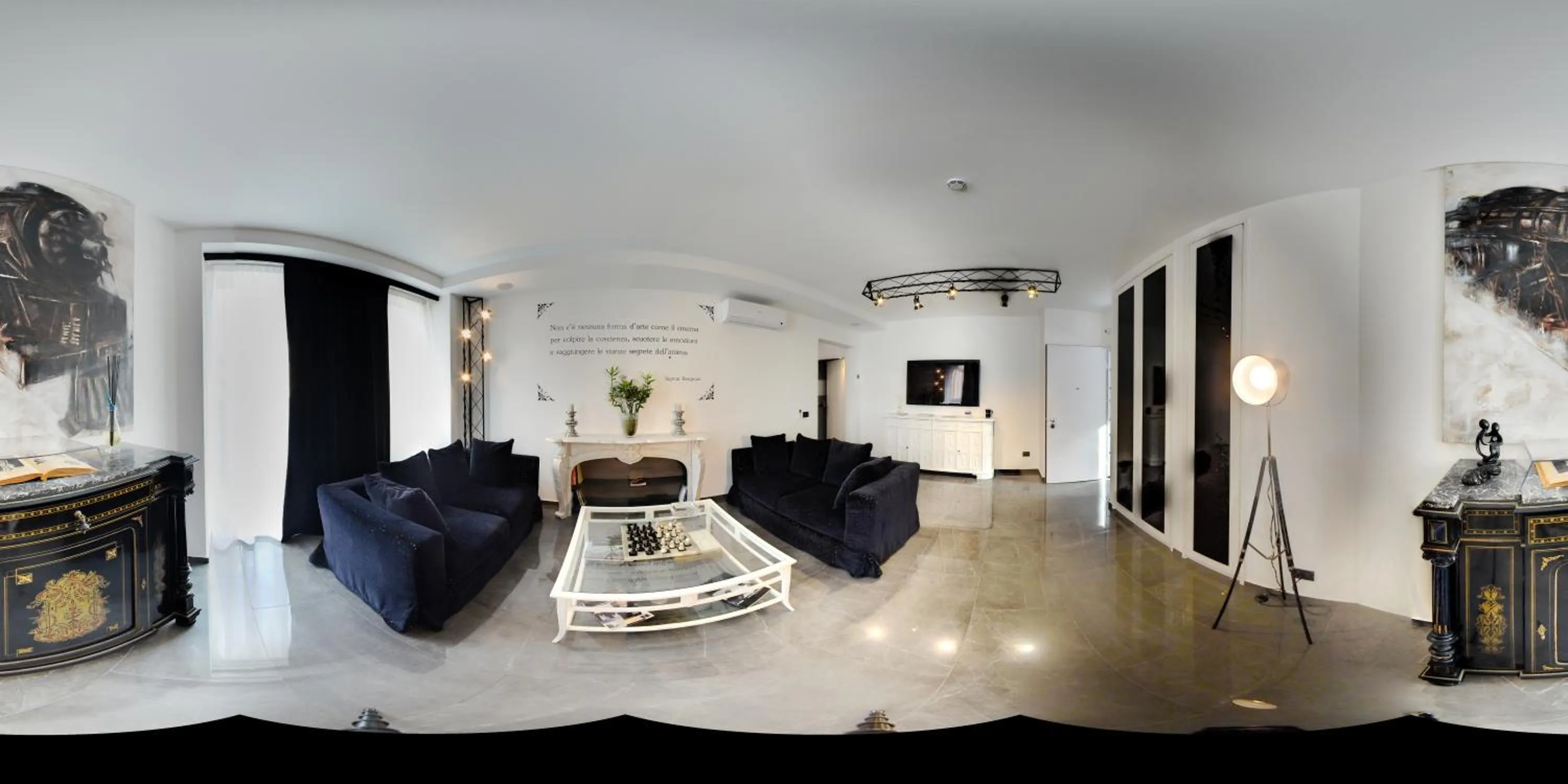 Communal lounge/ TV room in Hotel CineApollo - Ogni camera un film!