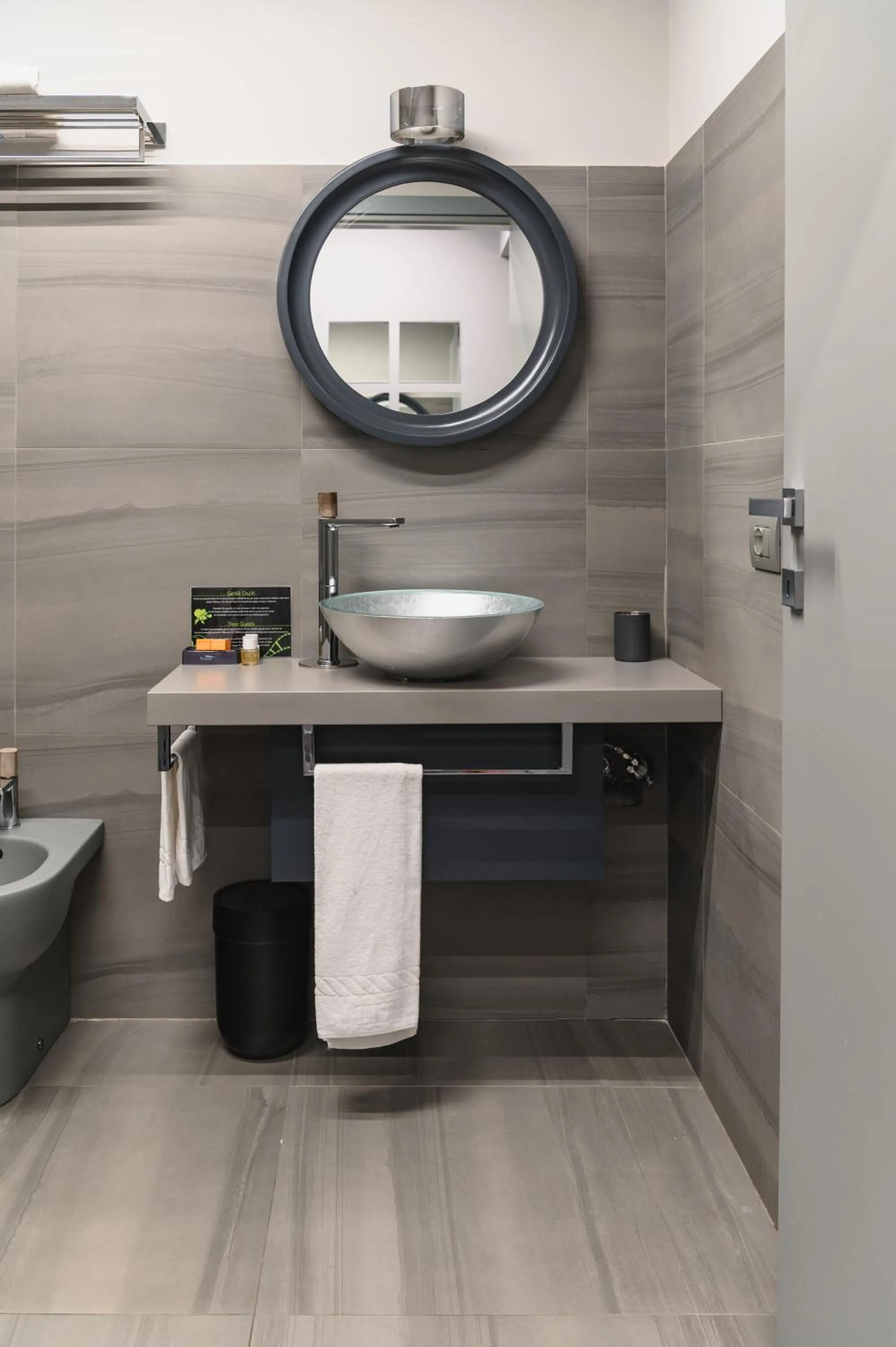 Bathroom in Hotel CineApollo - Ogni camera un film!