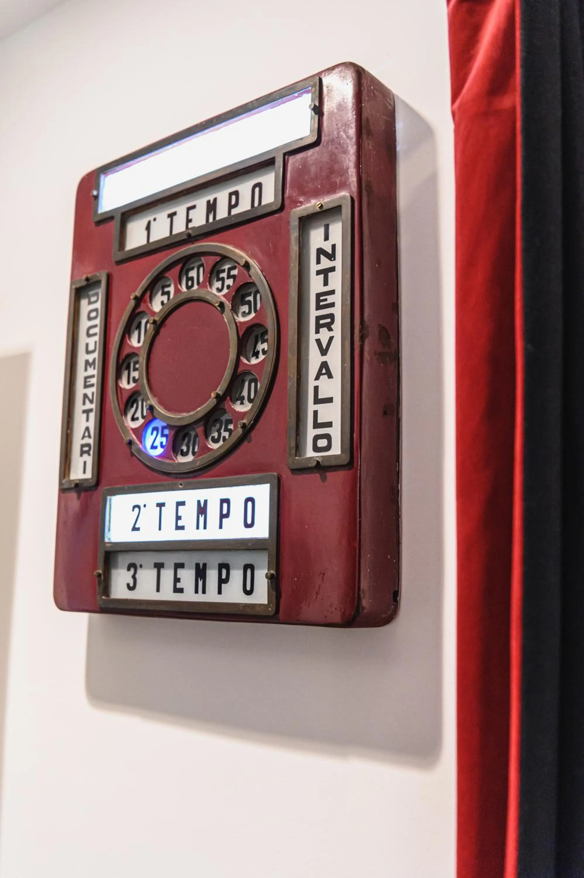 Bedroom in Hotel CineApollo - Ogni camera un film!