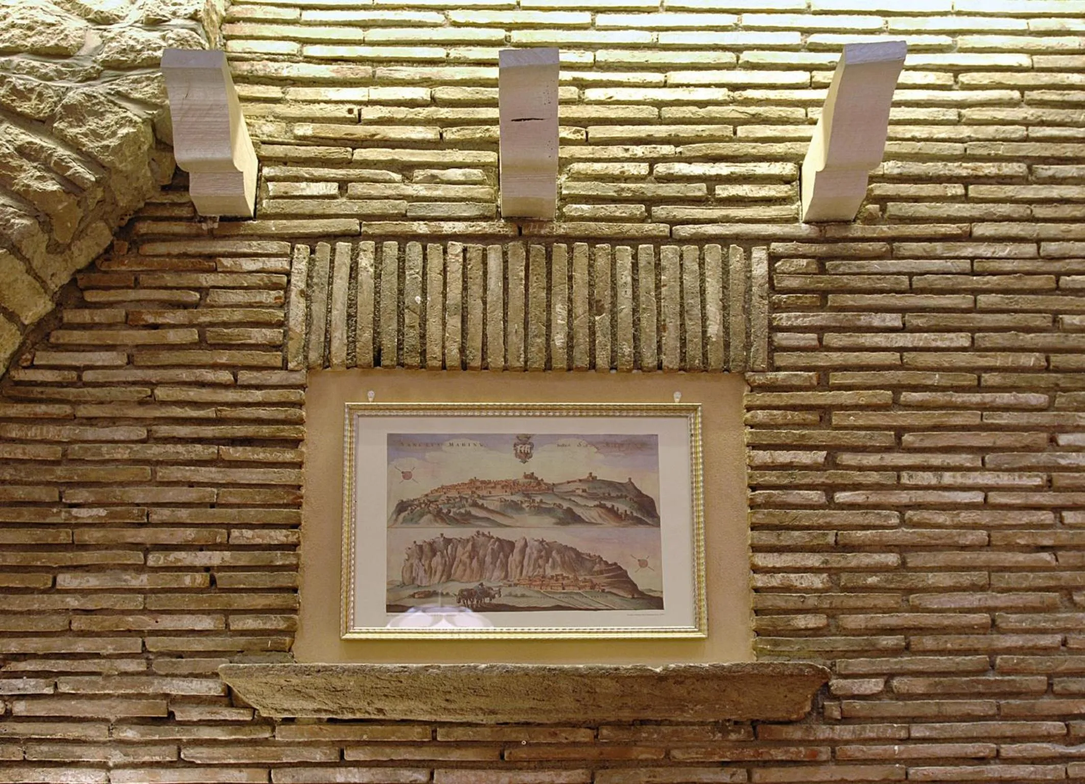 Decorative detail in La Grotta Hotel