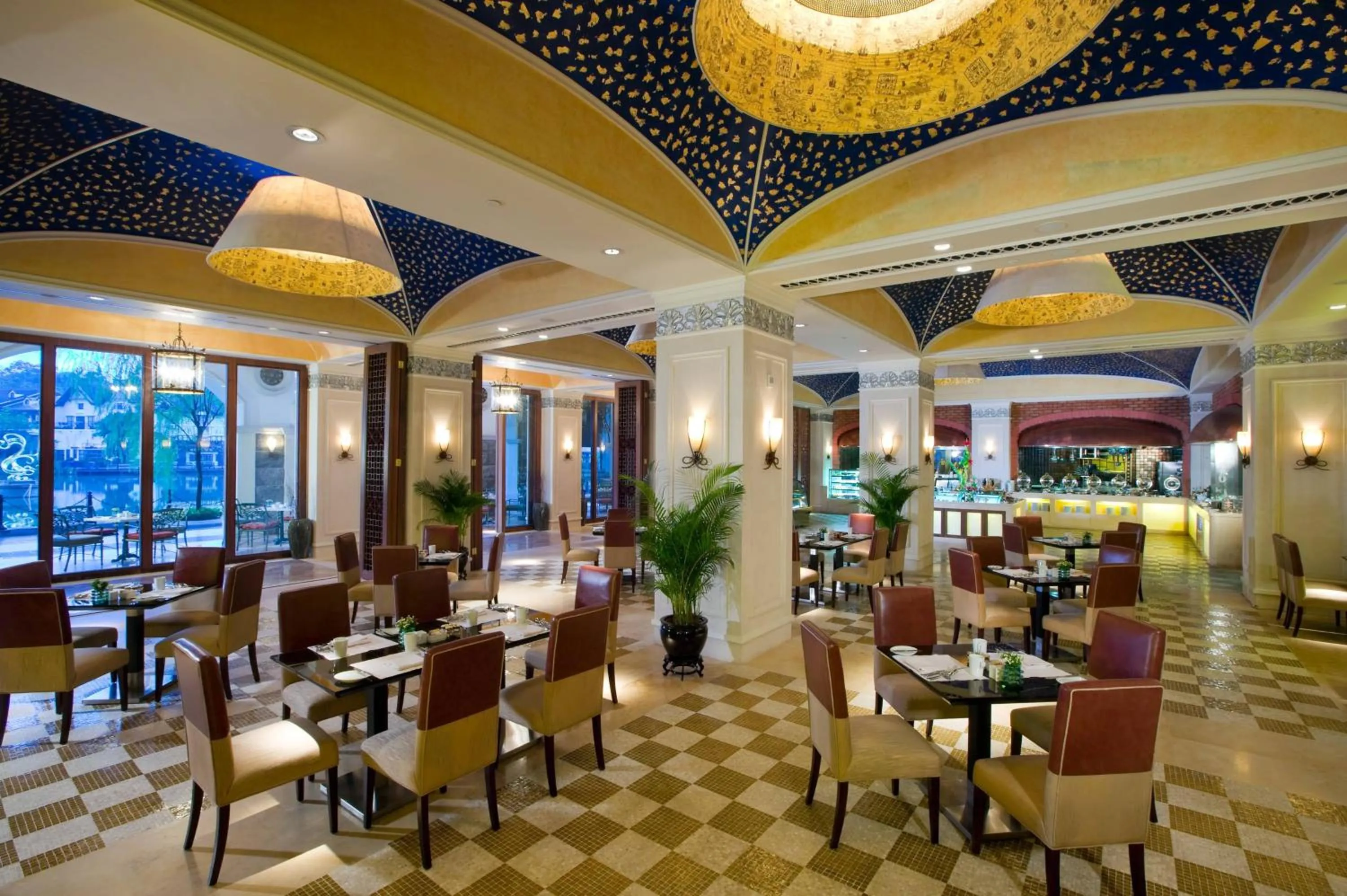 Restaurant/Places to Eat in The Interlaken OCT Hotel