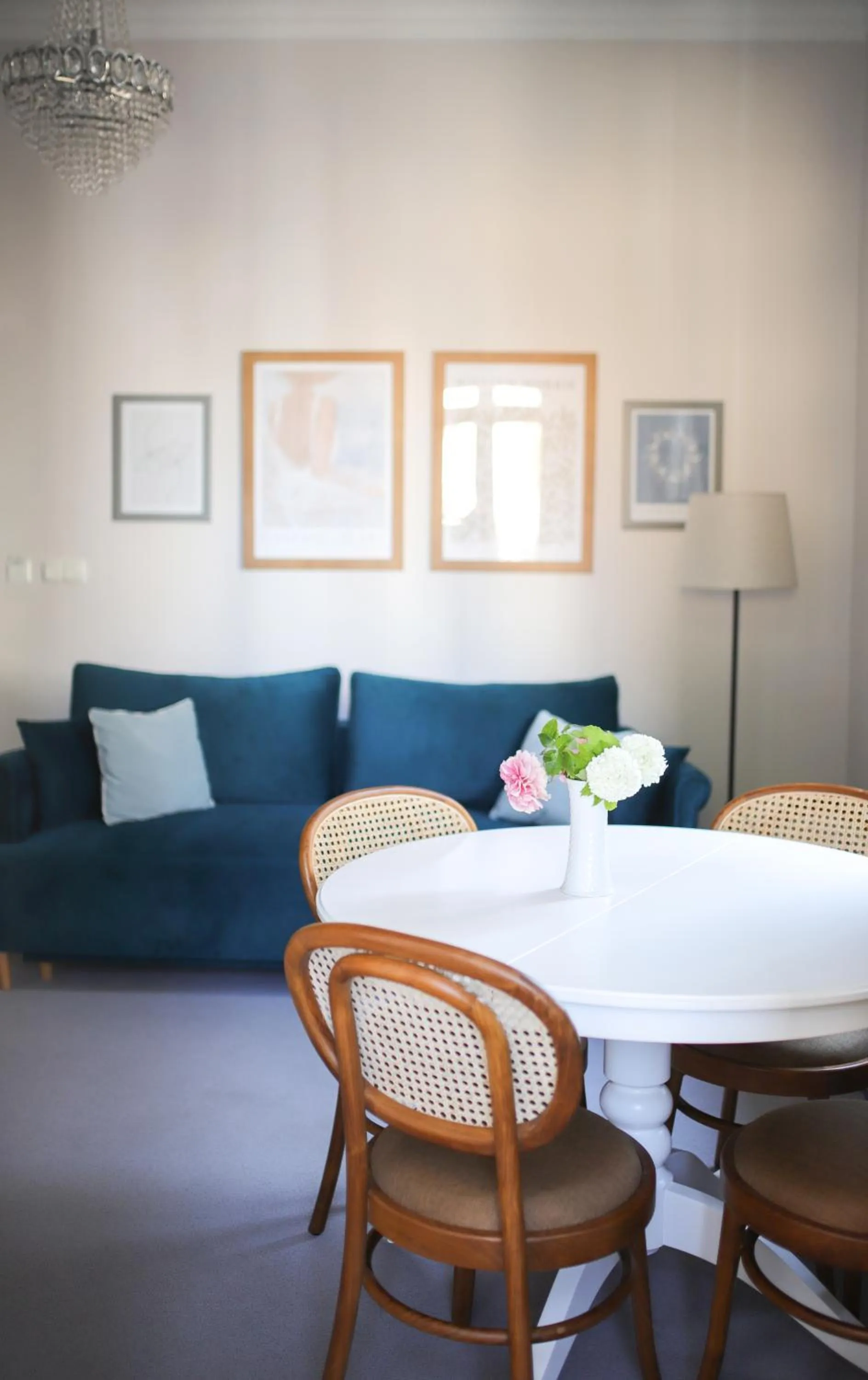 Photo of the whole room in Willa Puck