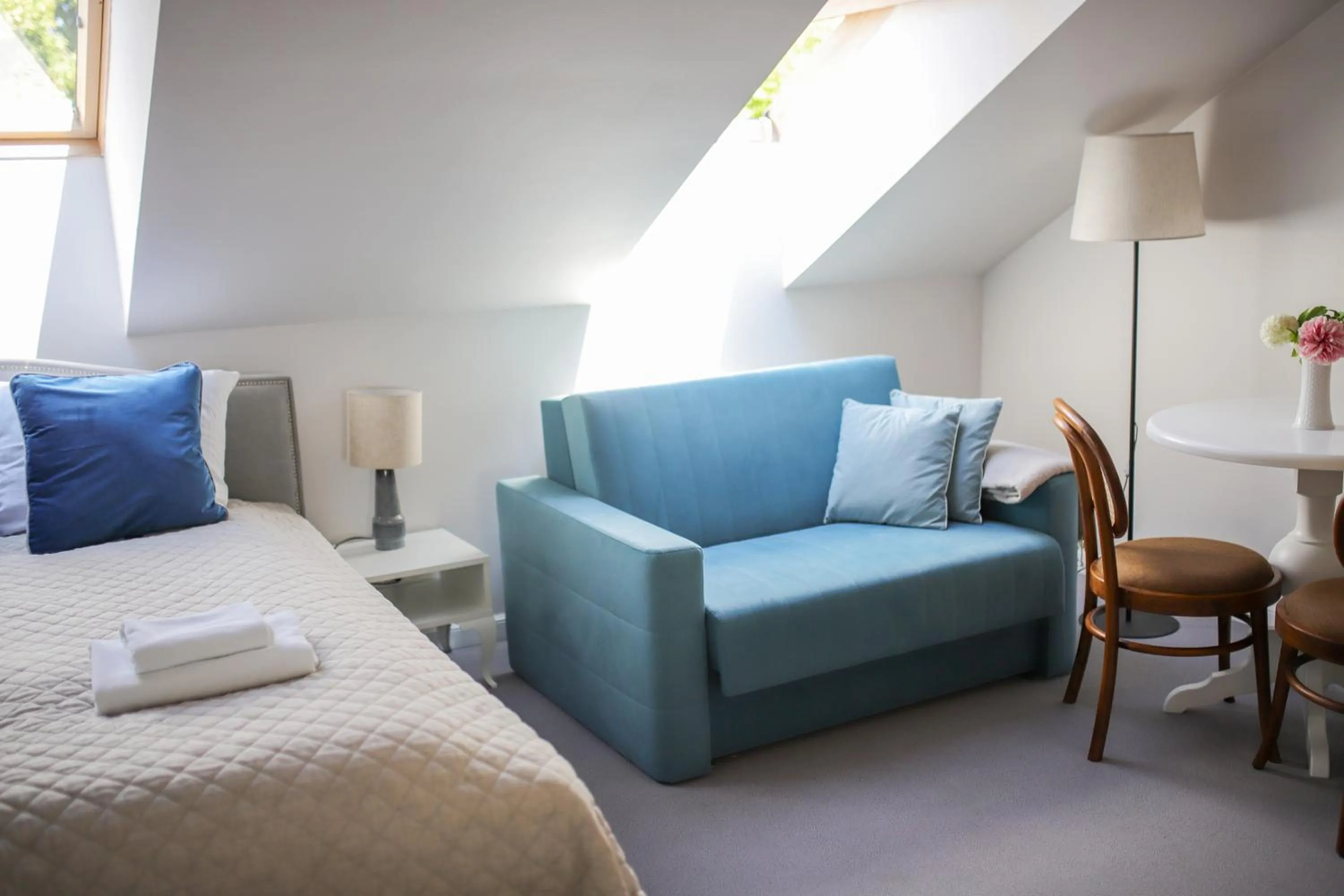 Photo of the whole room, Bed in Willa Puck