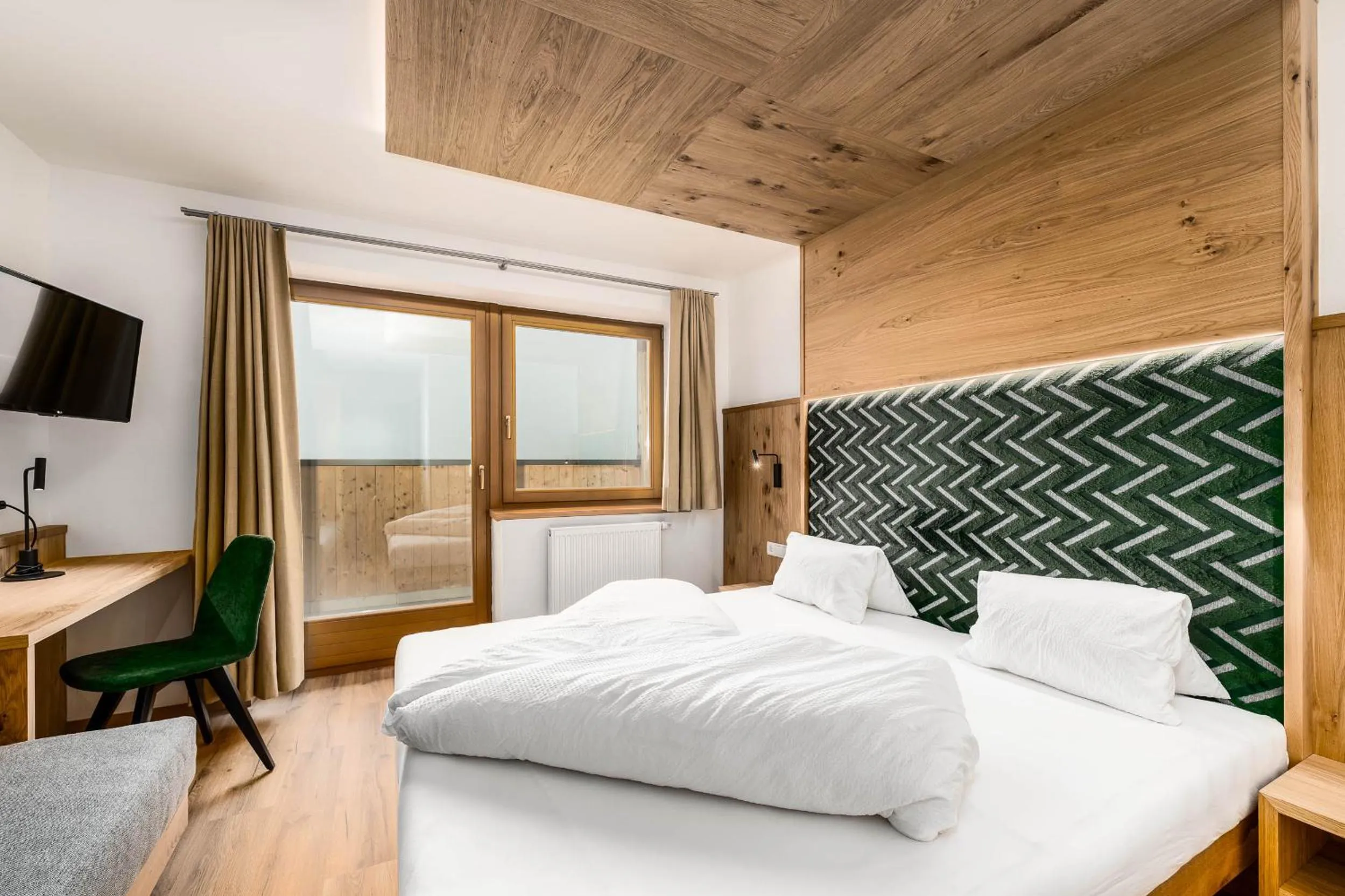 Photo of the whole room, Bed in Hotel Pfeiferhof