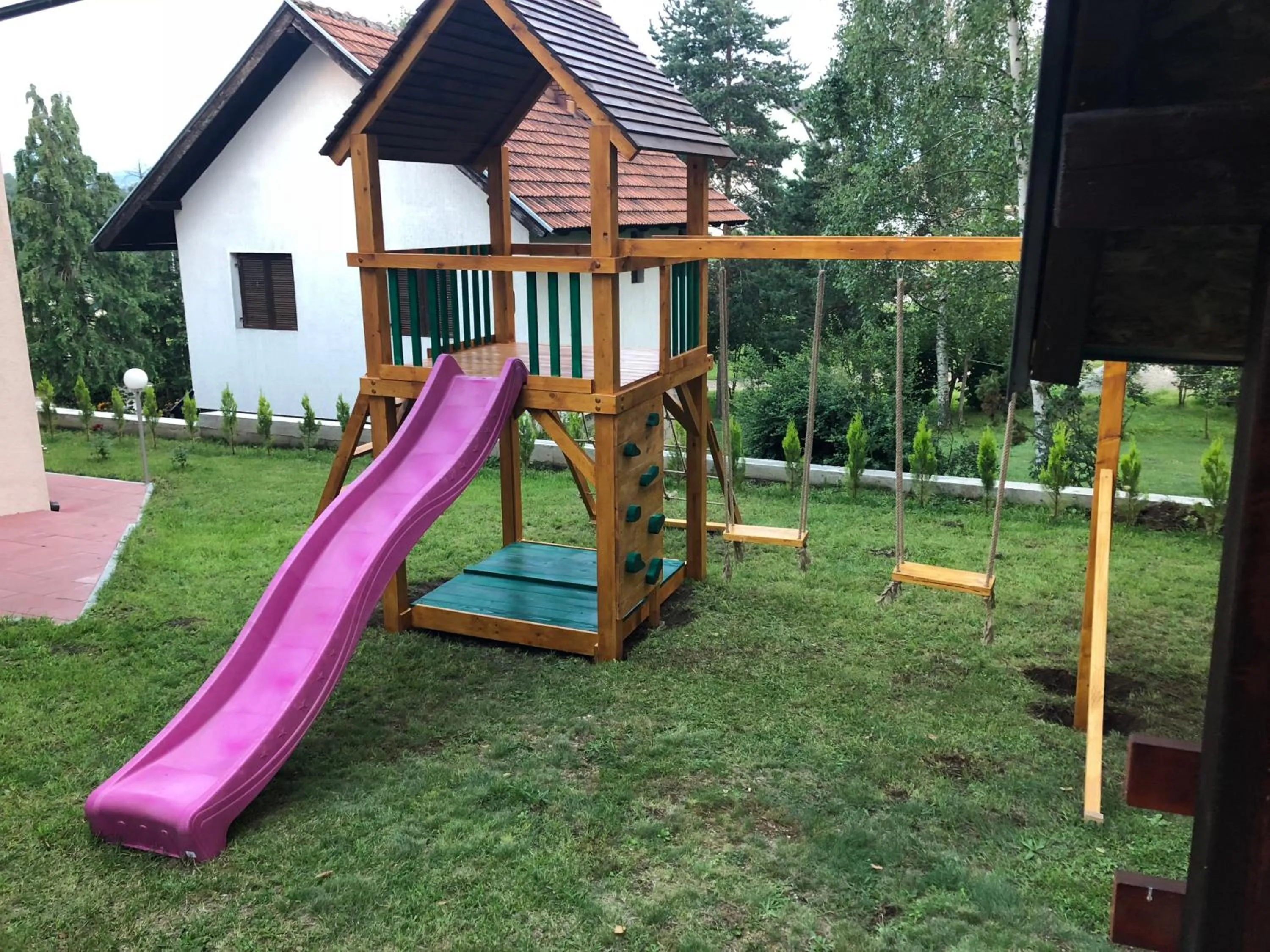 Property building in Vila Mistik