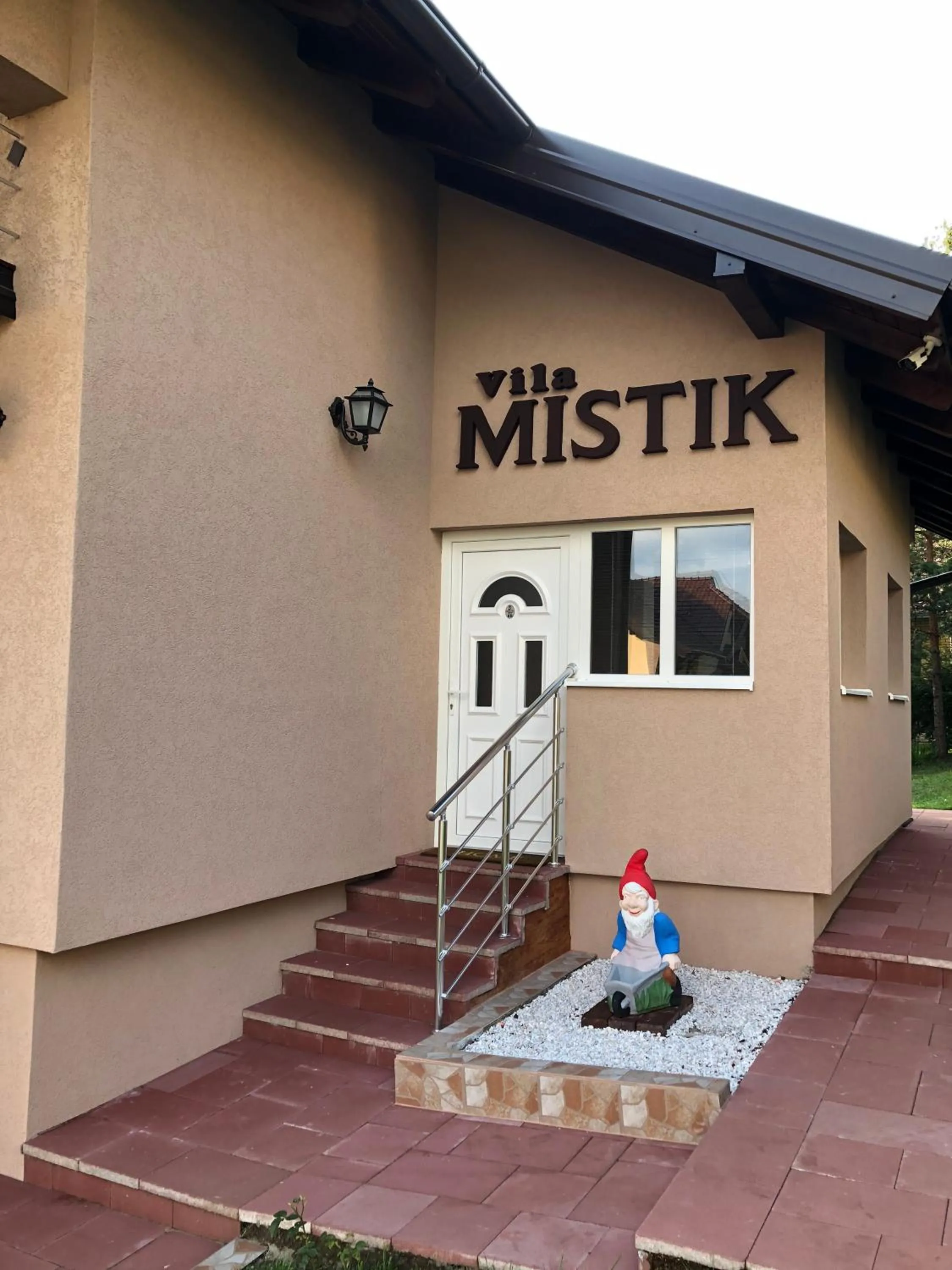 Property building in Vila Mistik