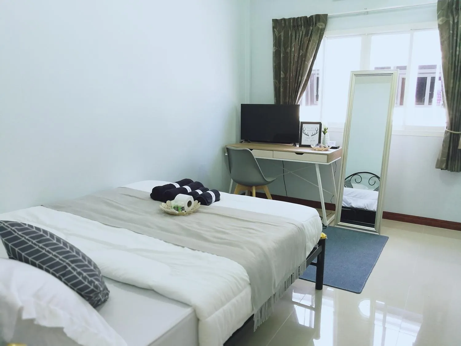 Bed in The Chill Town Home