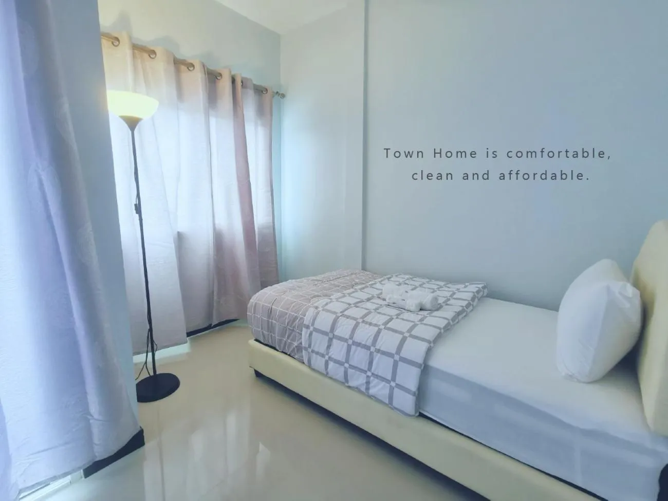 Bed in The Chill Town Home