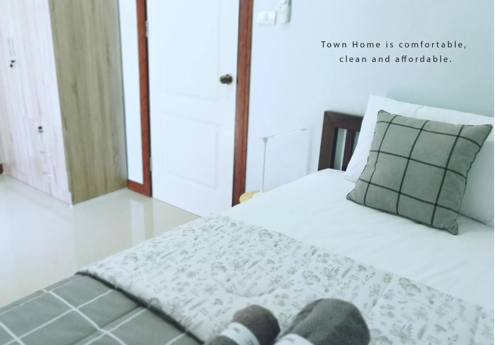 Bed in The Chill Town Home