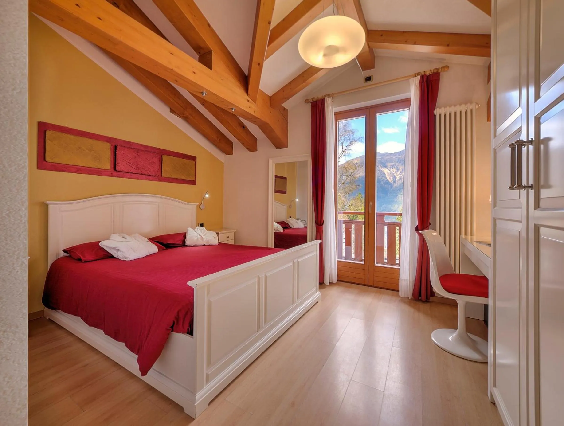 Photo of the whole room, Bed in Hotel Folgarida