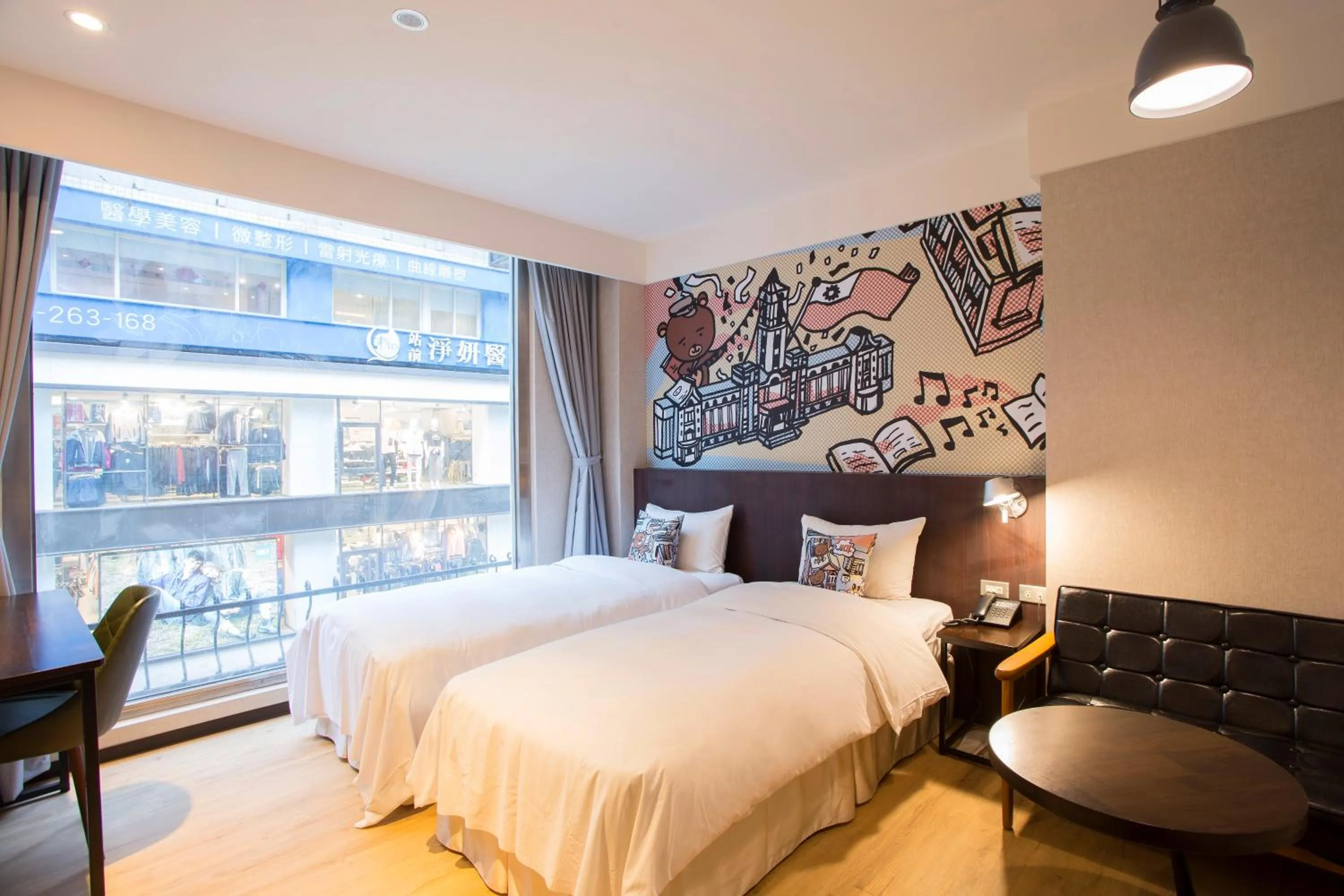 Bed in Just Live Inn-Taipei Station