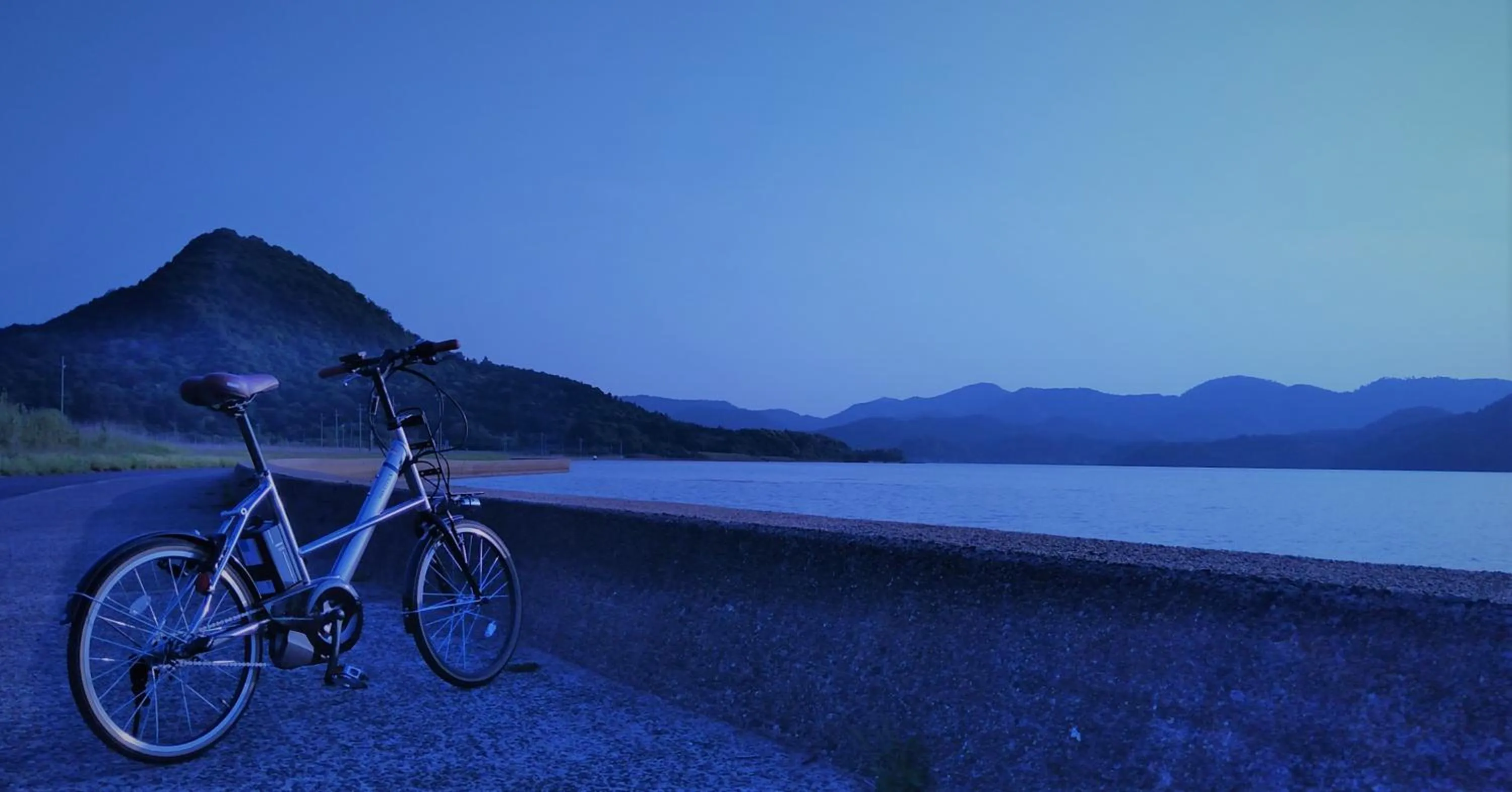 Cycling in Waterside Cottage Heron