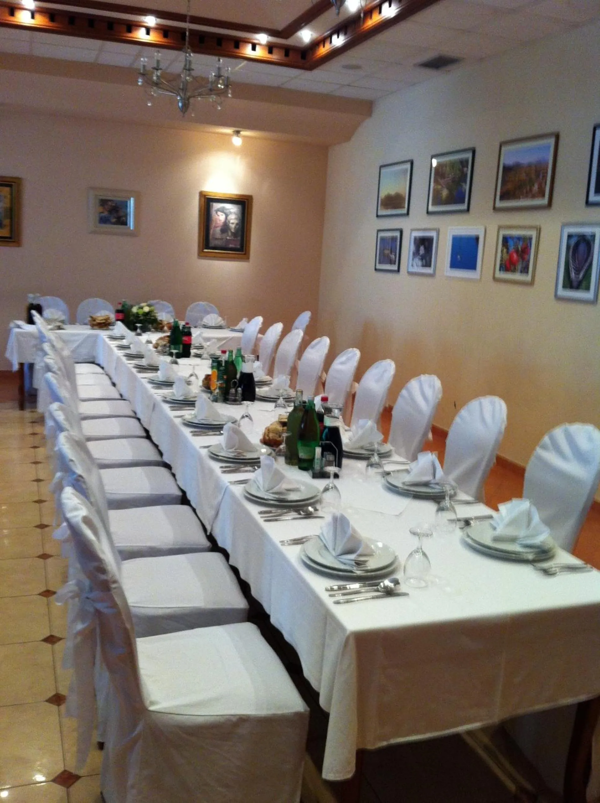 Restaurant/places to eat in Hotel Narona