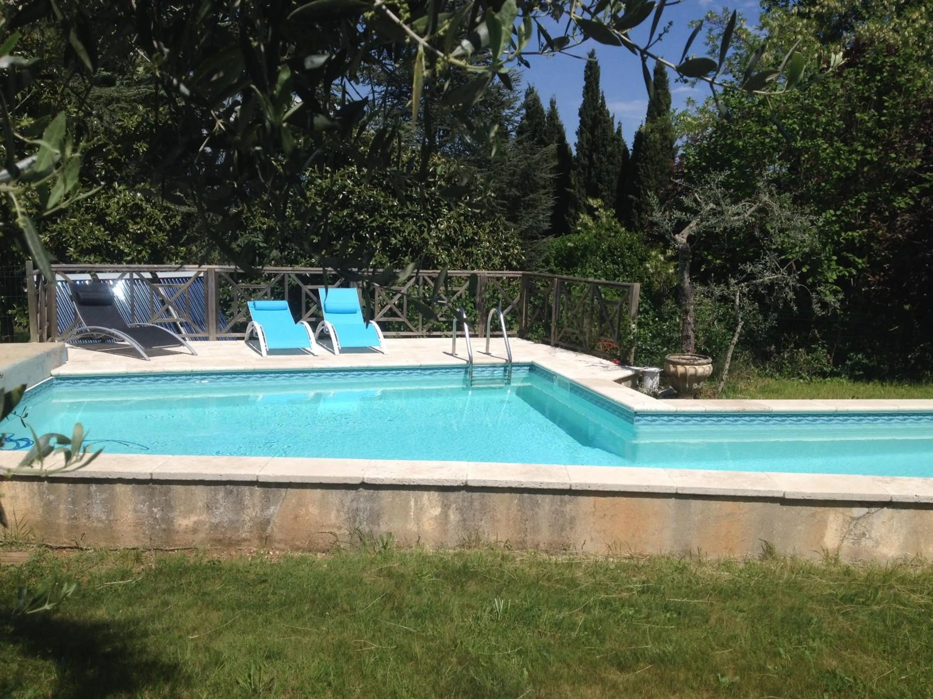 Swimming pool in Chambres d'Hôtes Carpe Diem