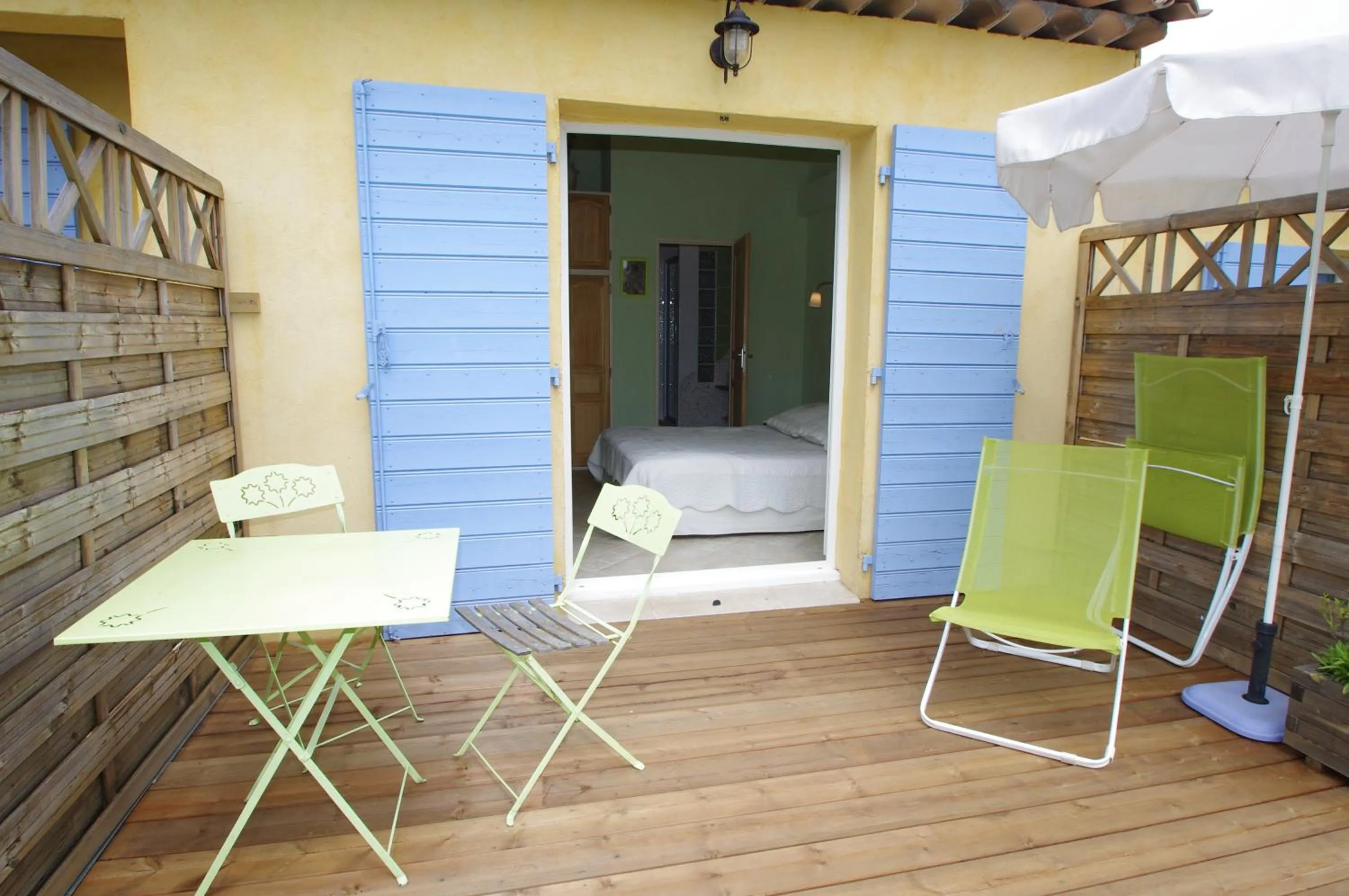 Patio in Chambres d'Hôtes Carpe Diem