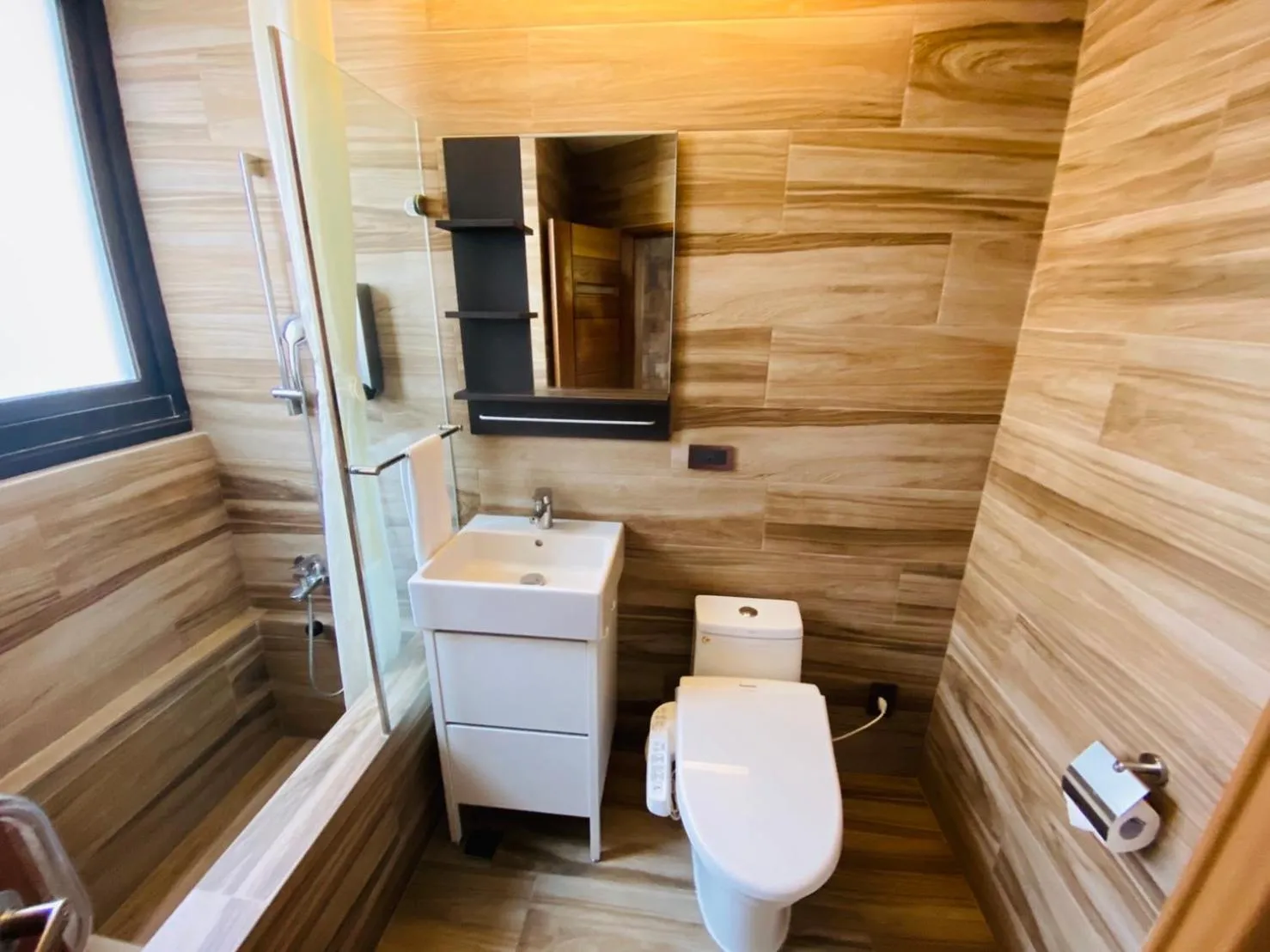 Bathroom in DLInn Hotel