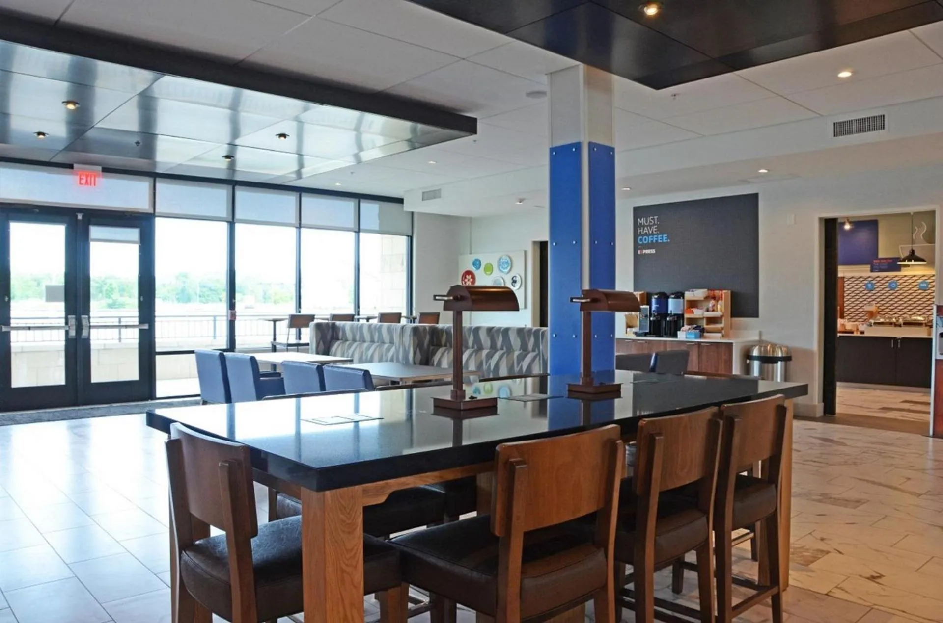 Restaurant/places to eat in Holiday Inn Express & Suites Franklin - Berry Farms by IHG