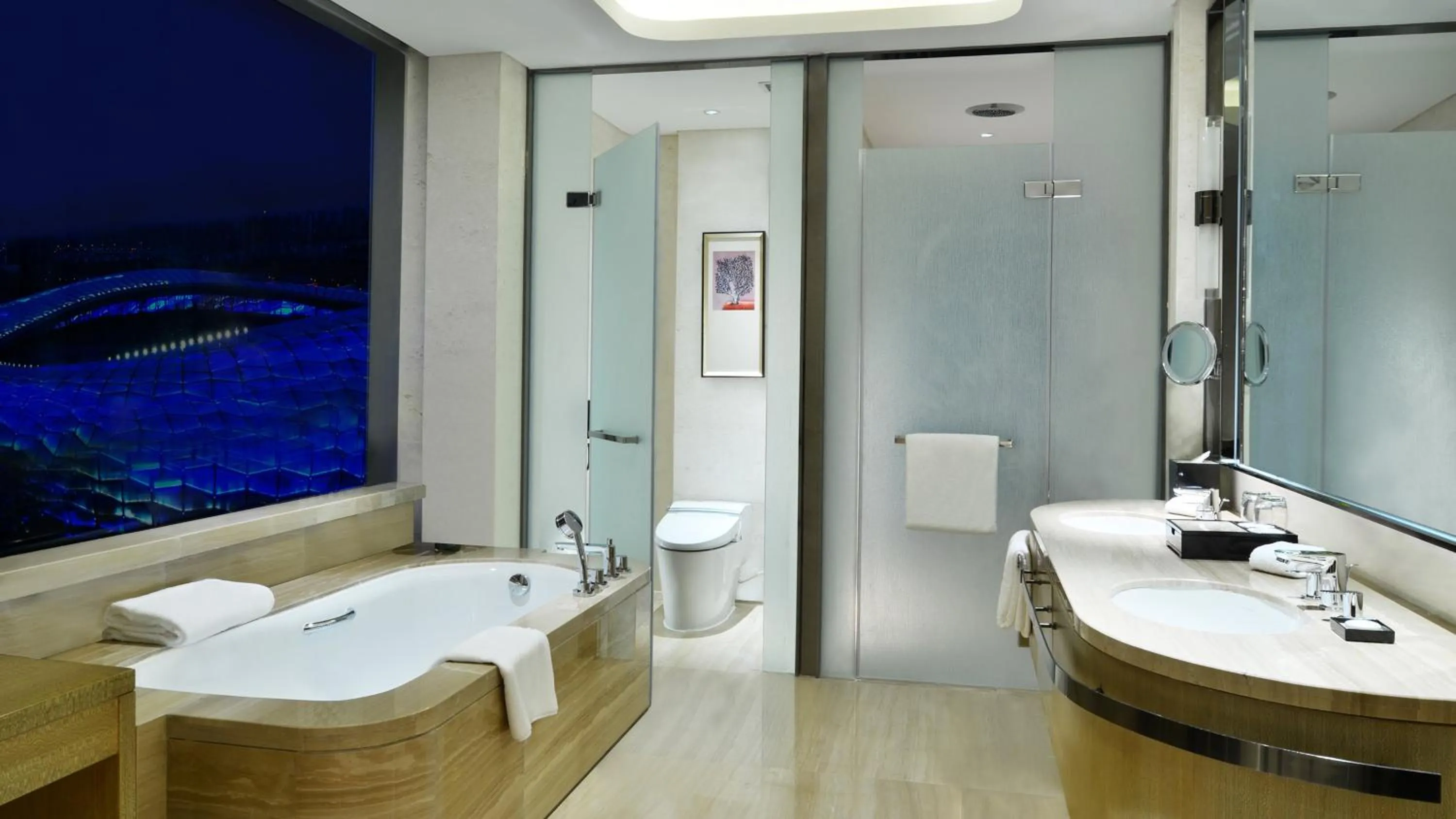 Bedroom in Crowne Plaza Dalian Sports Center by IHG