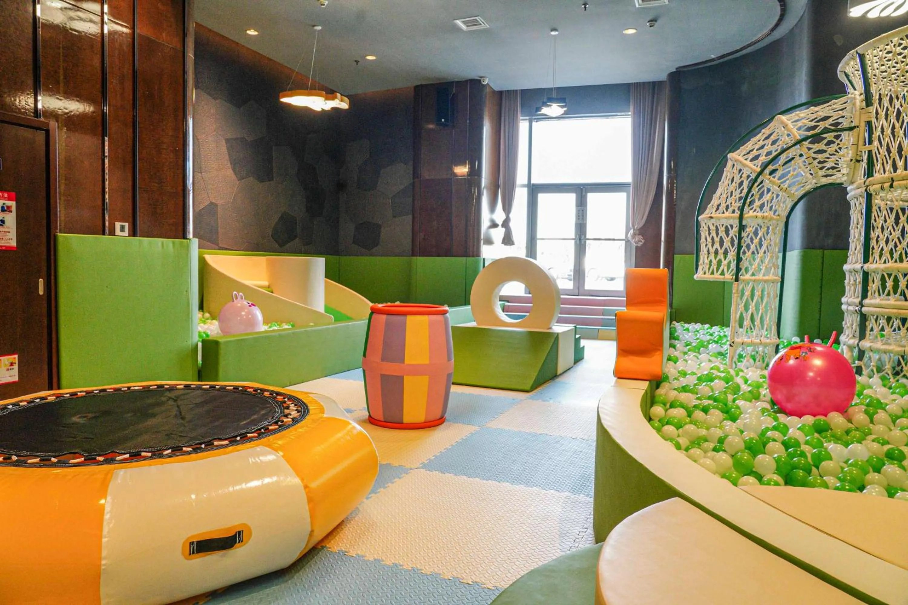Kids's club in Crowne Plaza Dalian Sports Center by IHG