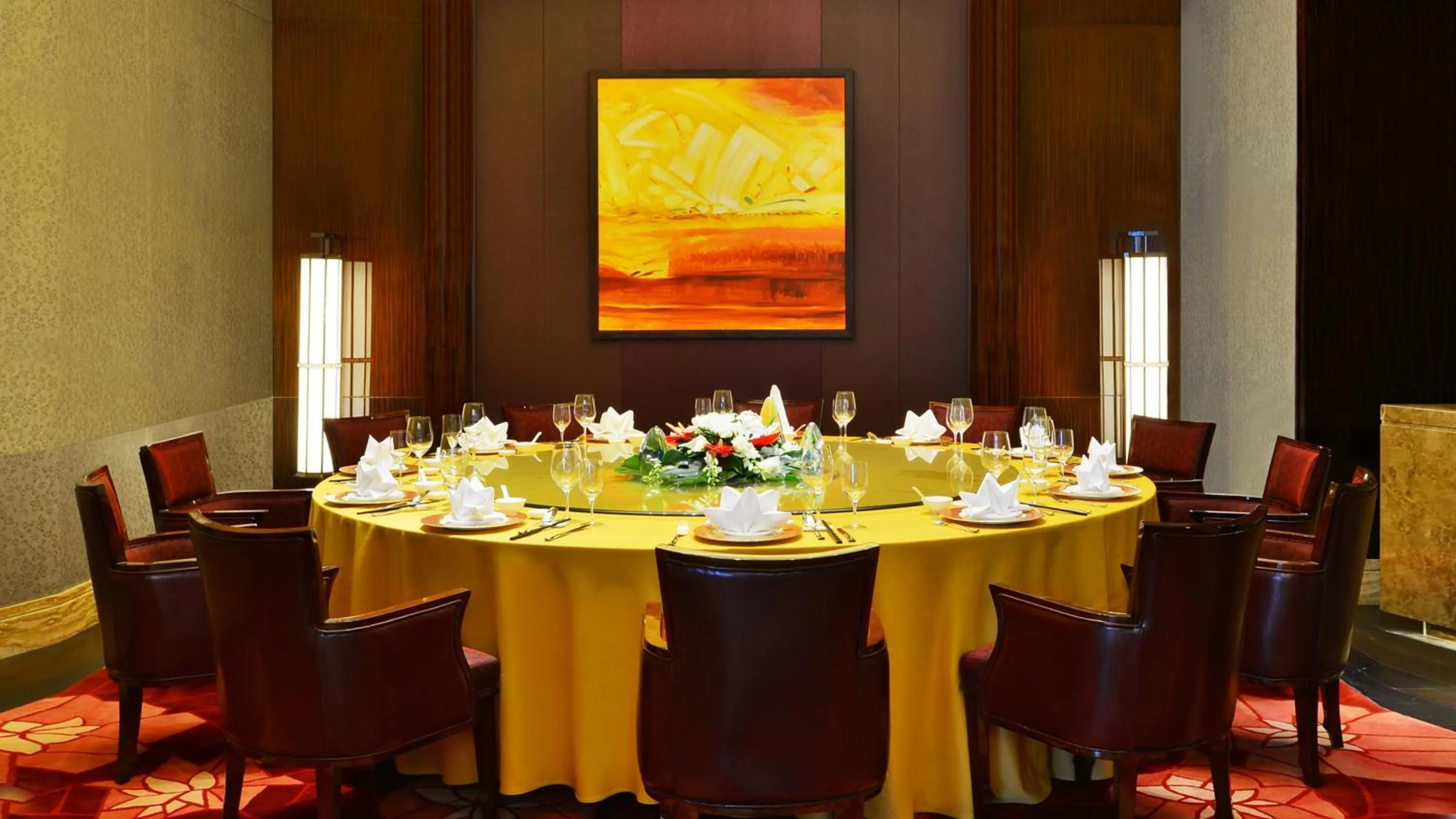 Restaurant/places to eat in Crowne Plaza Dalian Sports Center by IHG