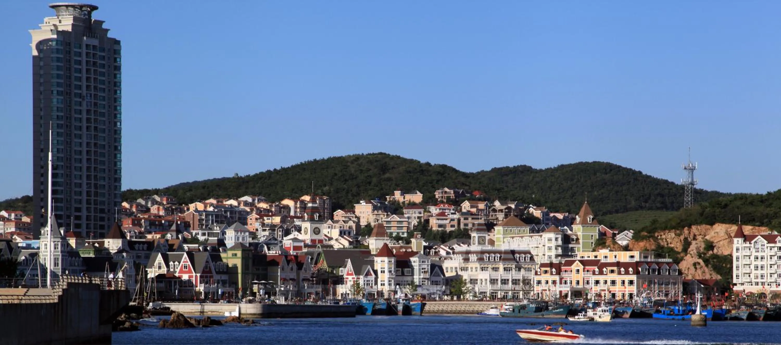 Nearby landmark in Crowne Plaza Dalian Sports Center by IHG