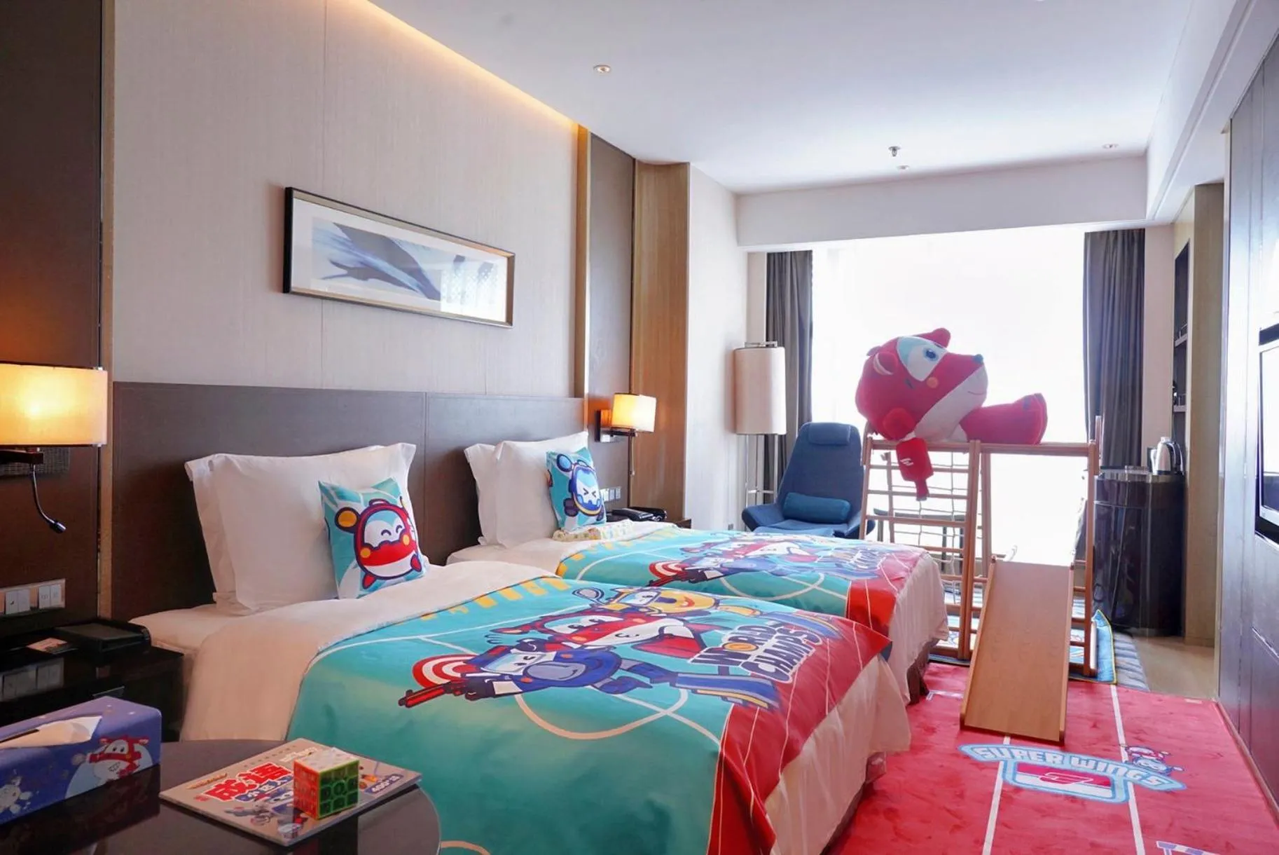 Photo of the whole room, Bed in Crowne Plaza Dalian Sports Center by IHG