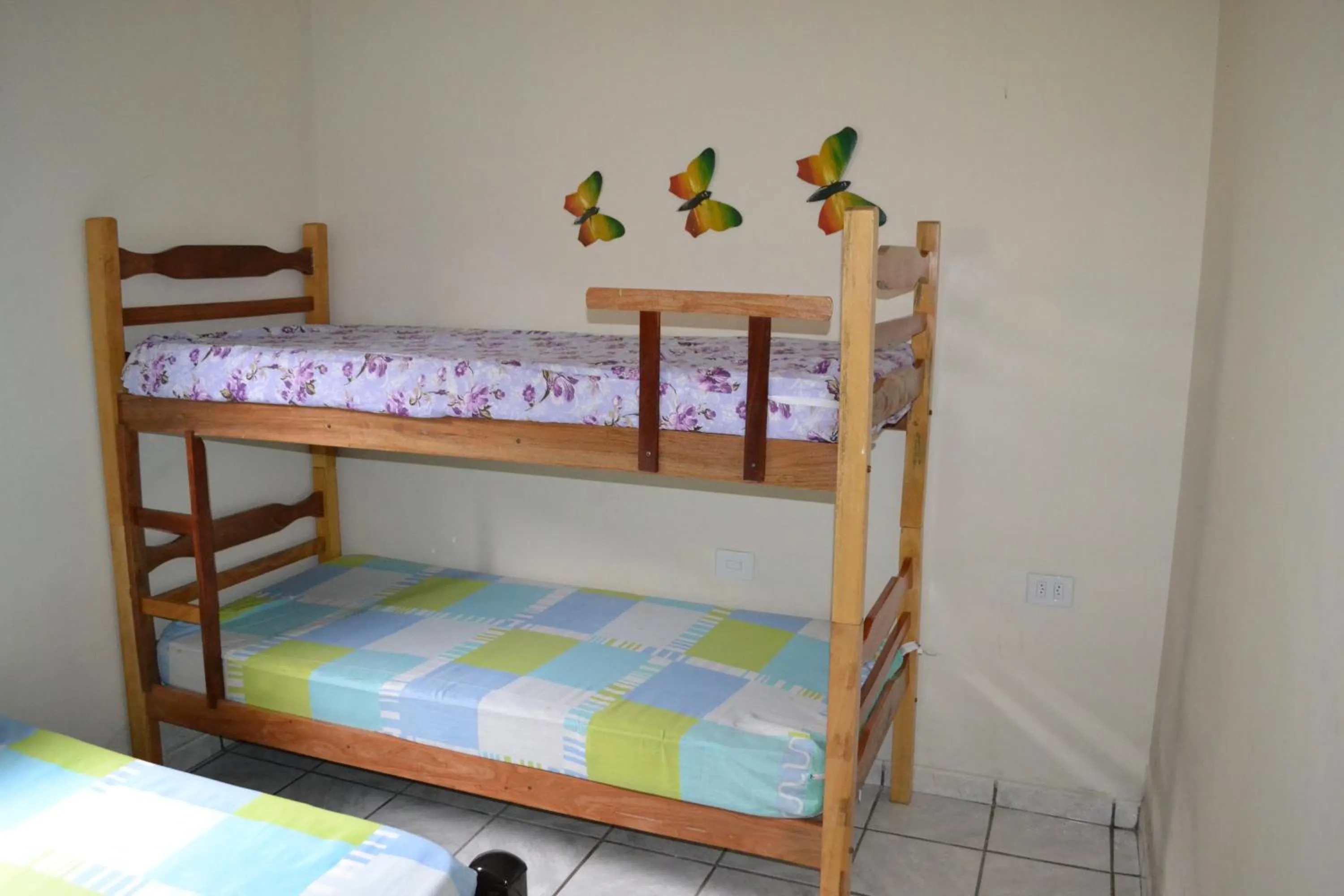bunk bed, Bed in Casa Condominio 250M Praia Maranduba Wifi Churrasqueira