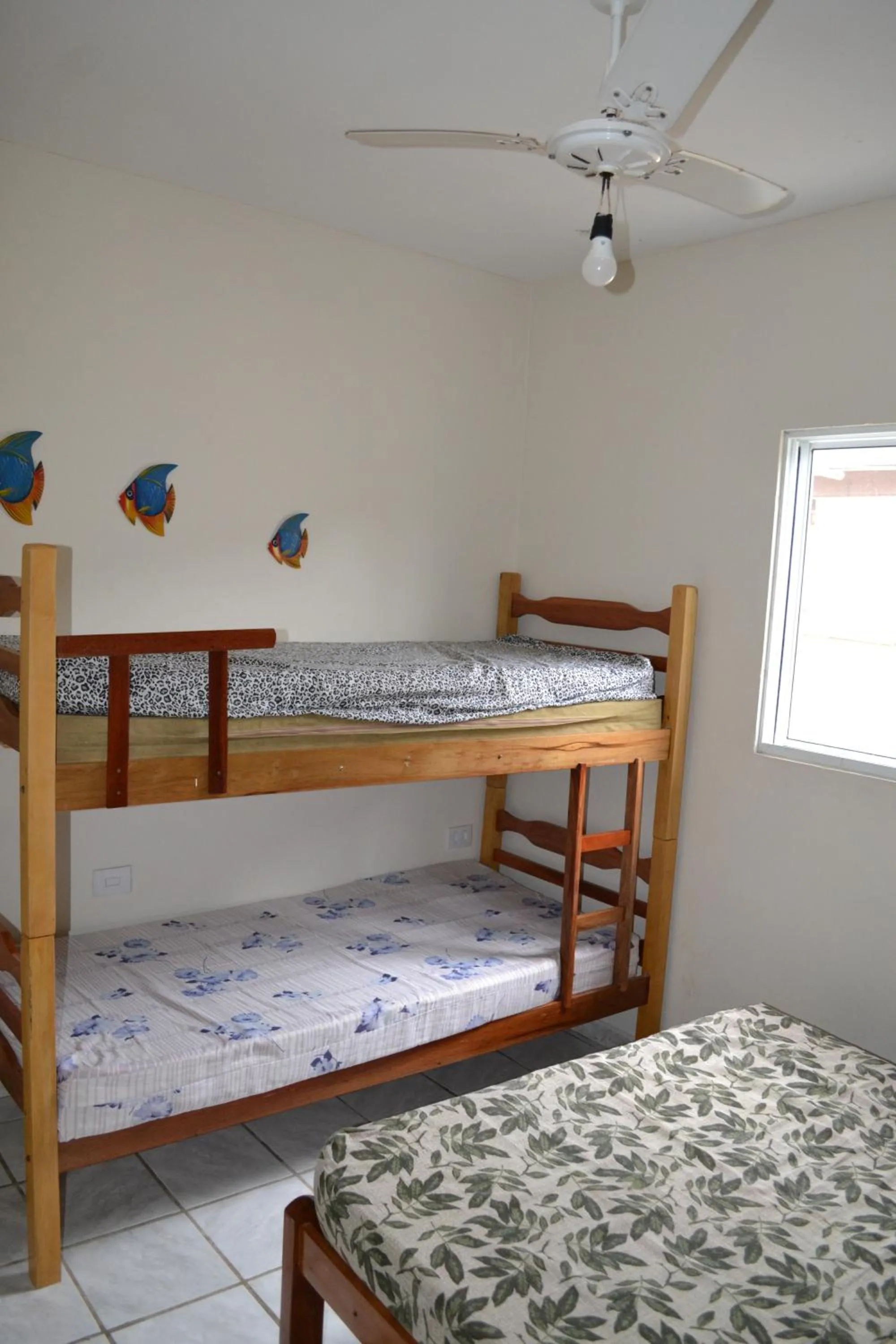 bunk bed, Bed in Casa Condominio 250M Praia Maranduba Wifi Churrasqueira