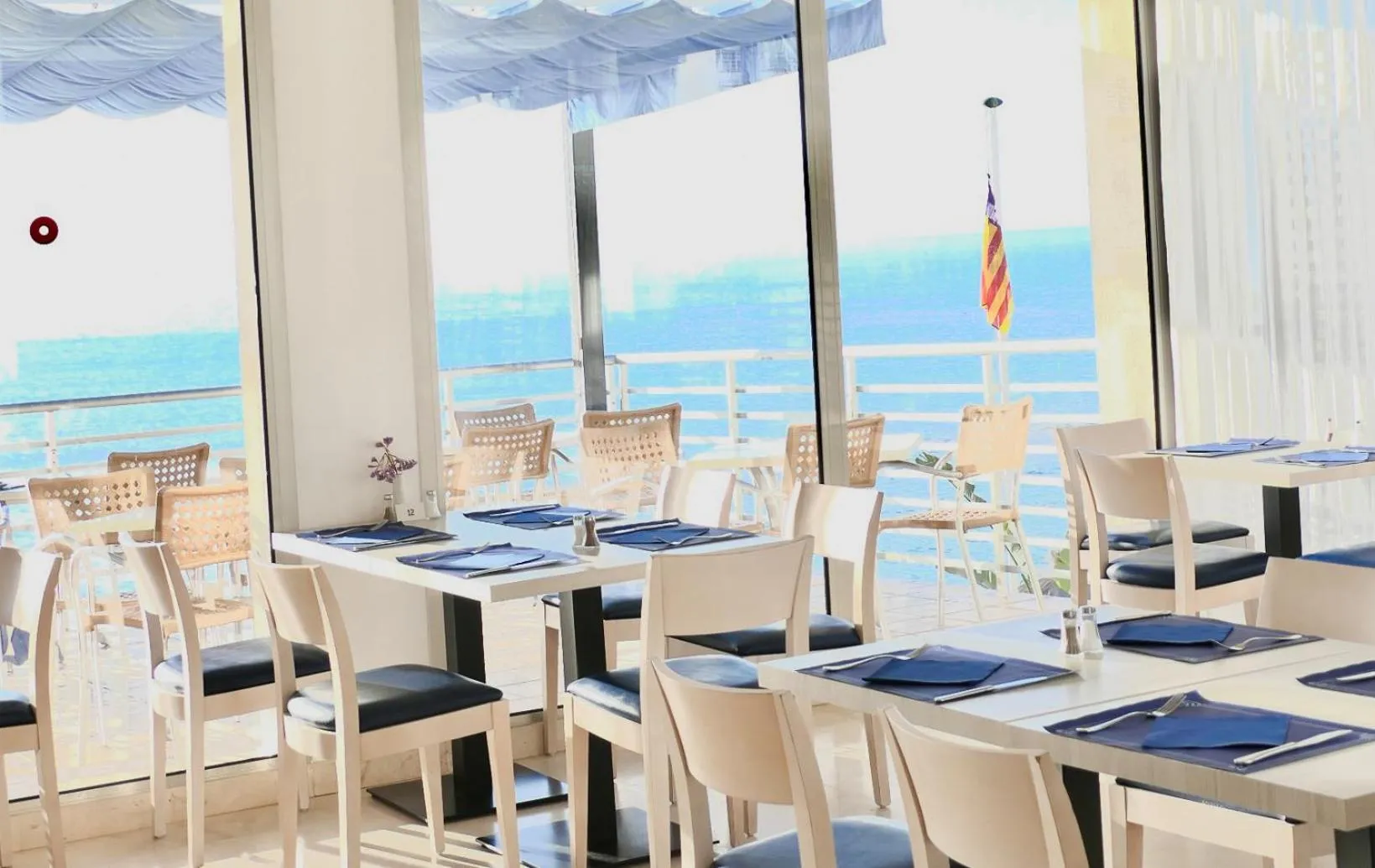 Restaurant/places to eat in Hotel Na Forana