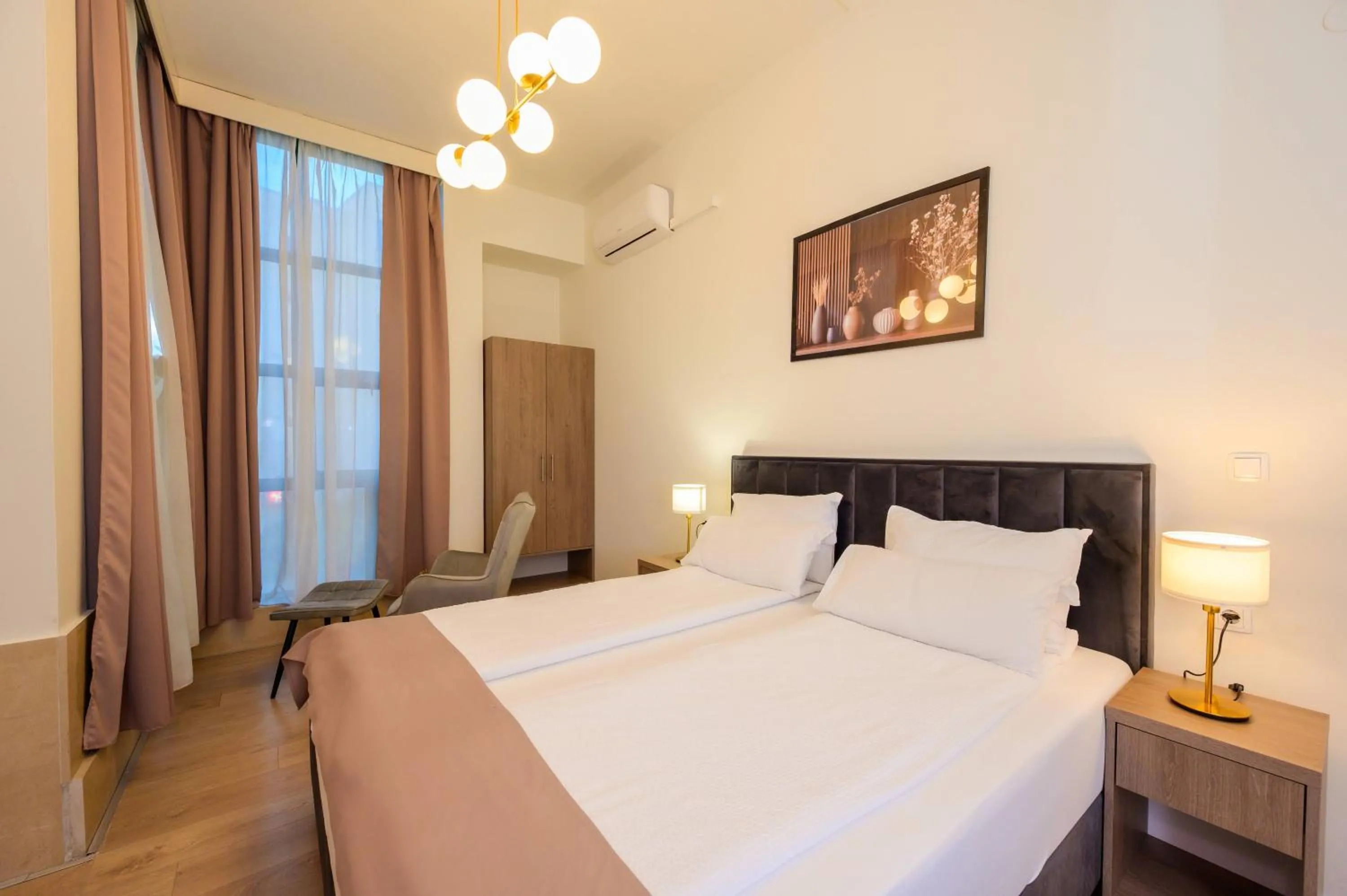 TV and multimedia, Bed in Hotel MB