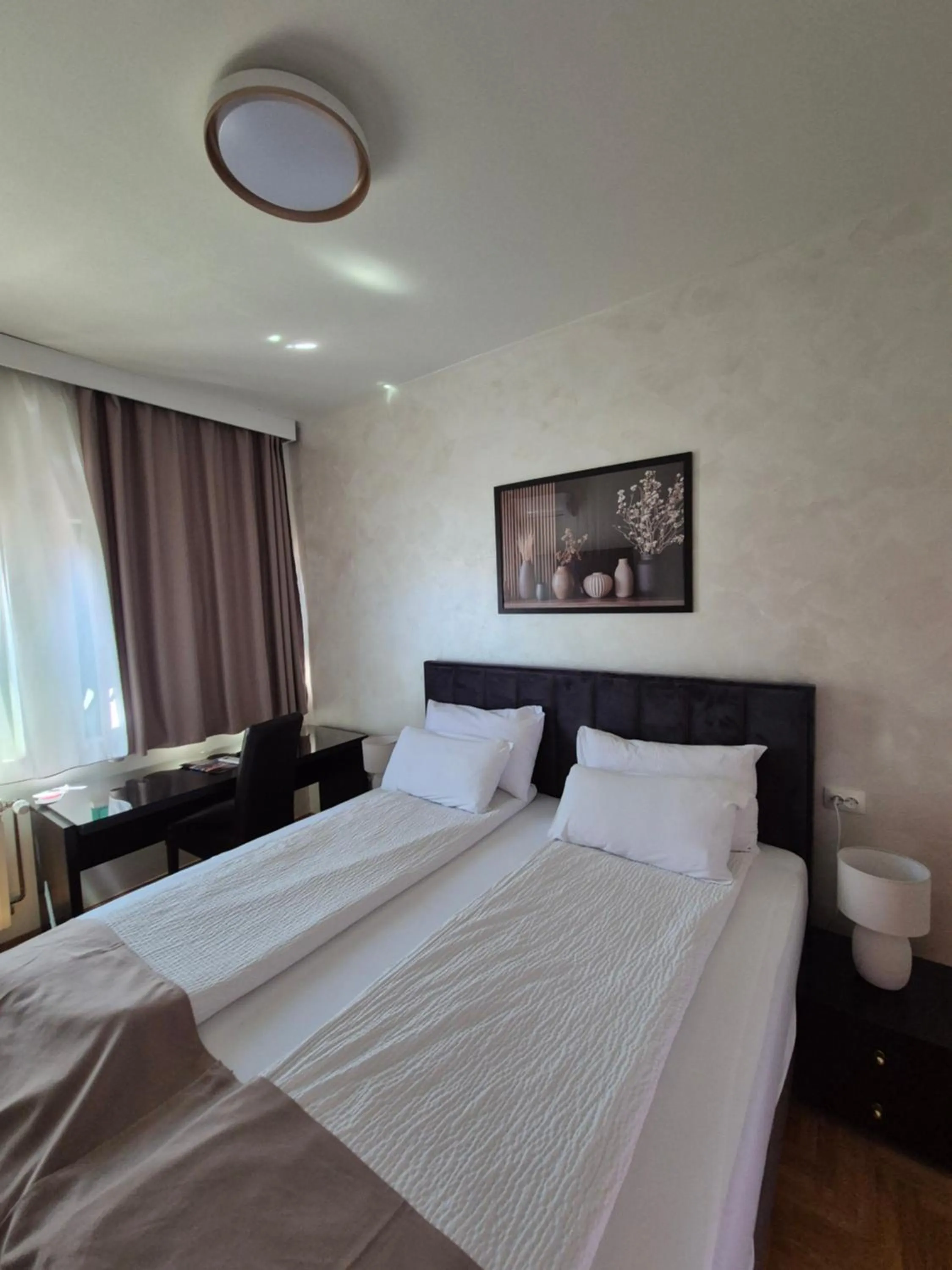 Photo of the whole room, Bed in Hotel MB