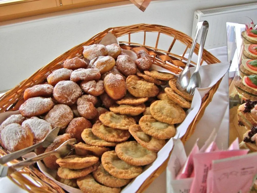 Buffet breakfast in B&B Hotel Alpenrose Rooms & Apartments