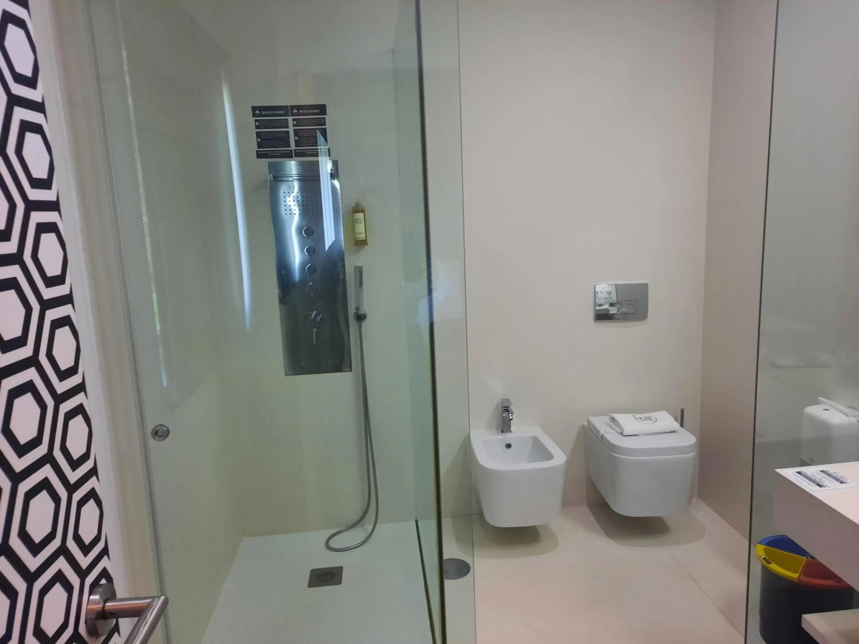 Shower in Design & Wine Hotel